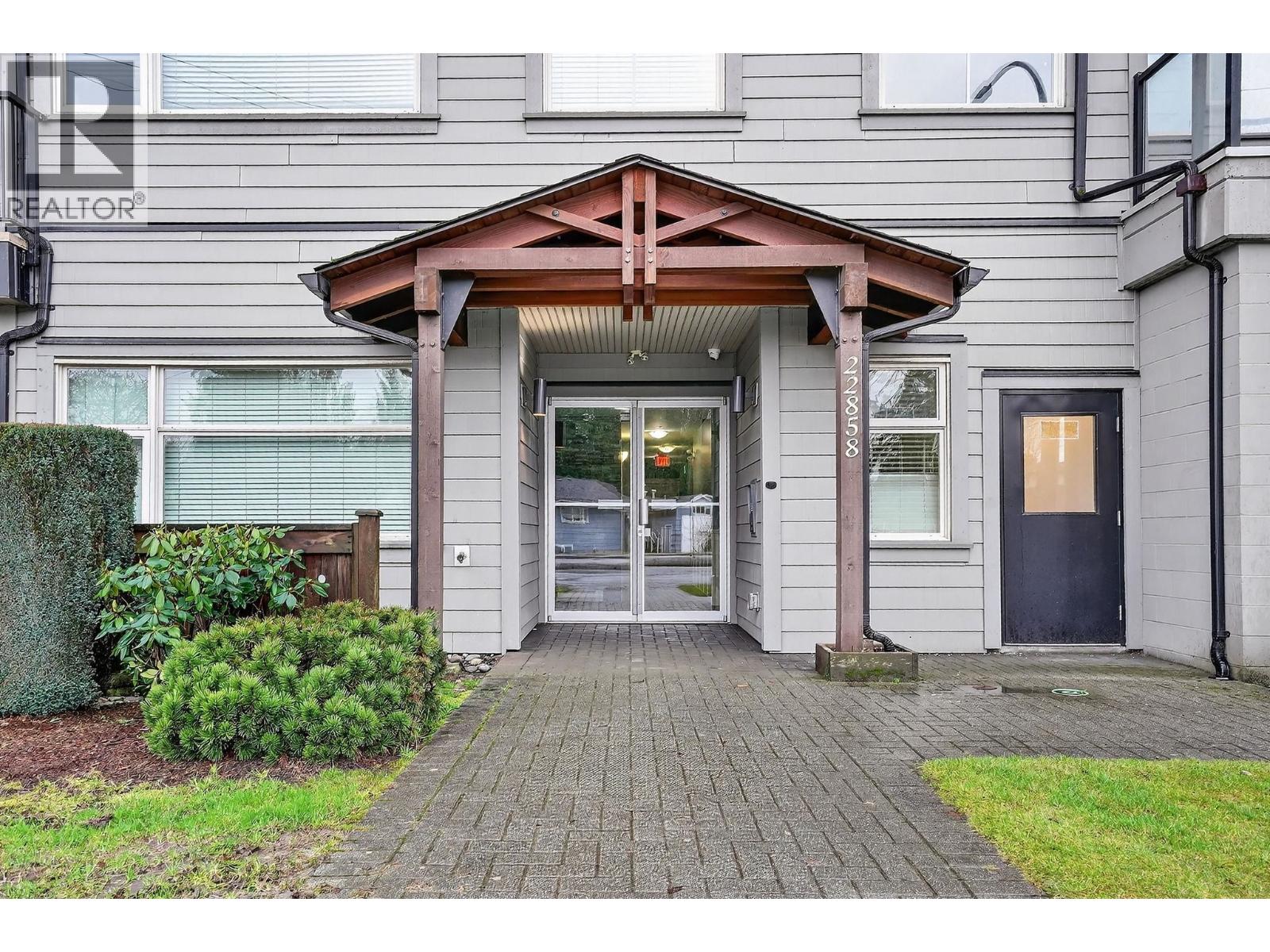 404 22858 Lougheed Highway Property Photo 2