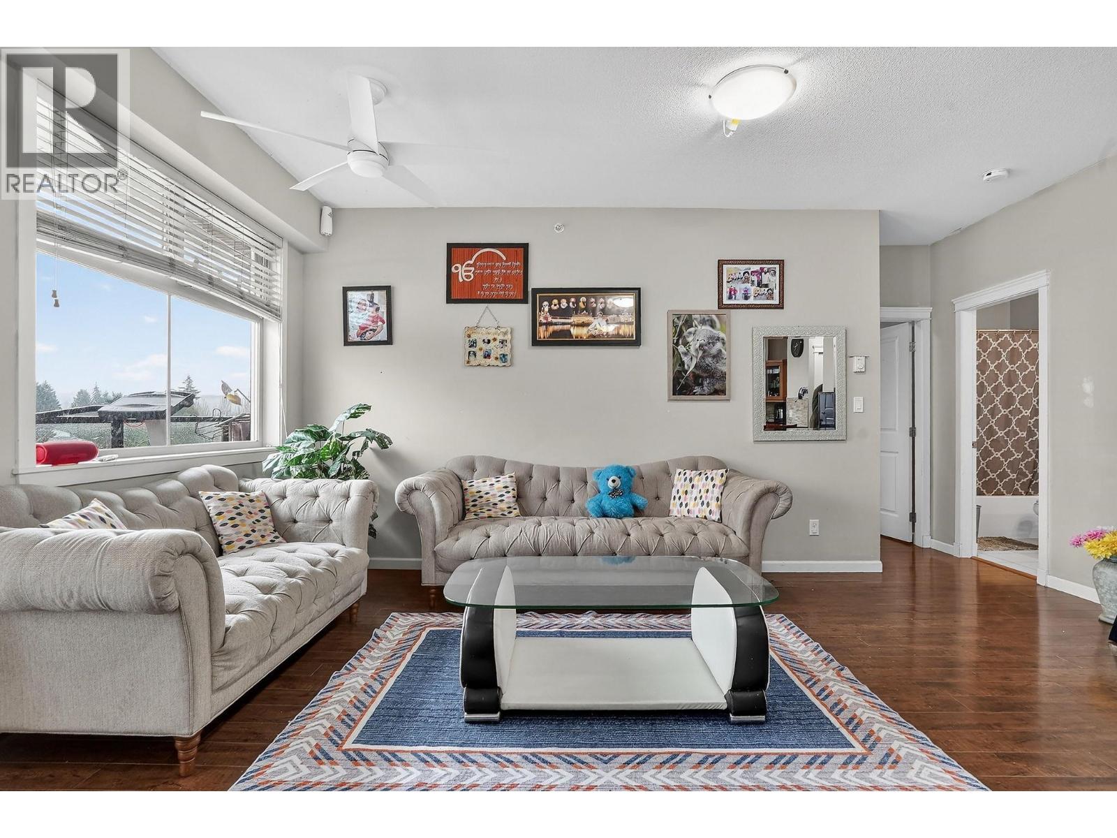 404 22858 Lougheed Highway Property Photo 6