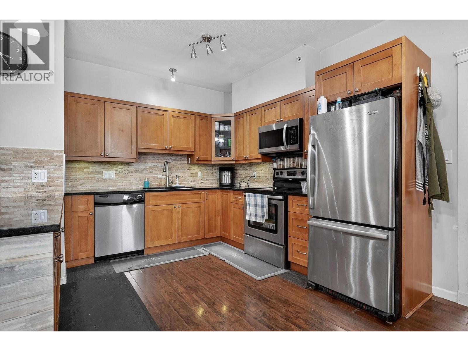 404 22858 Lougheed Highway Property Photo 11