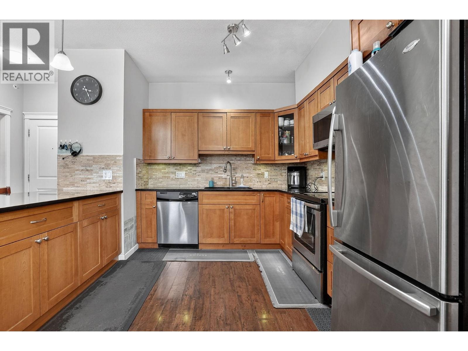 404 22858 Lougheed Highway Property Photo 12