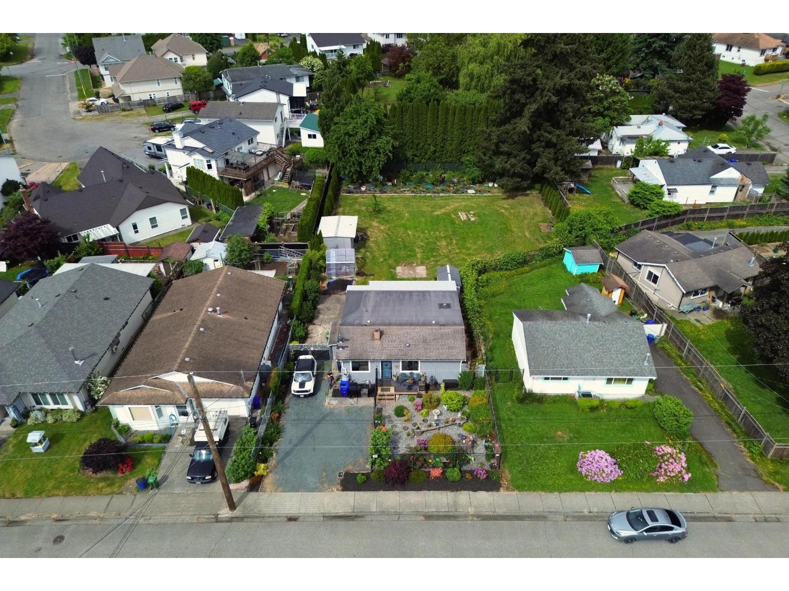 45573 Wellington Avenue Property Photo 3