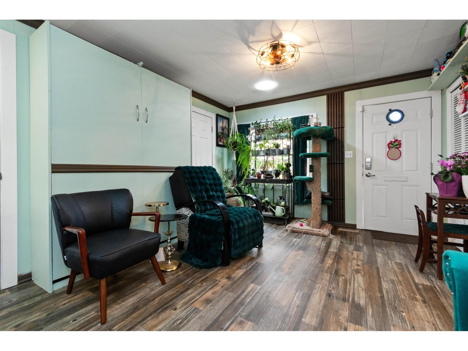 45573 Wellington Avenue Property Photo 6