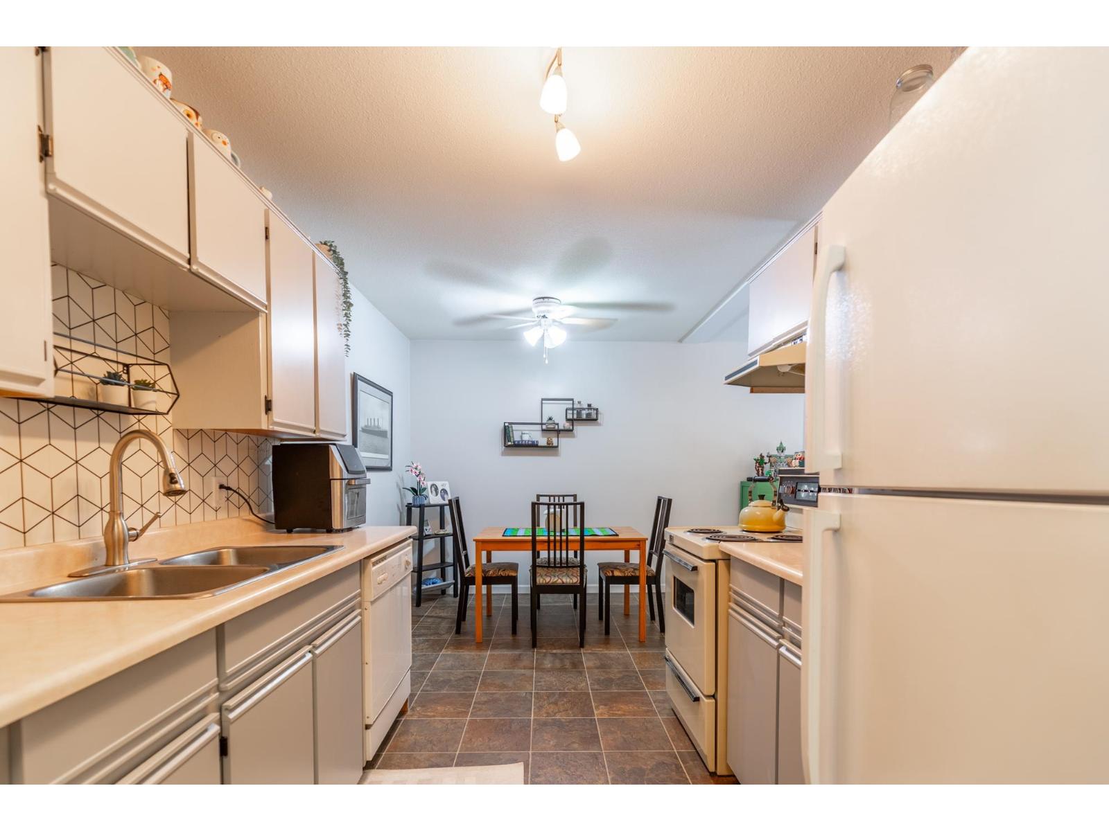 302 2567 Victoria Street Property Photo 15