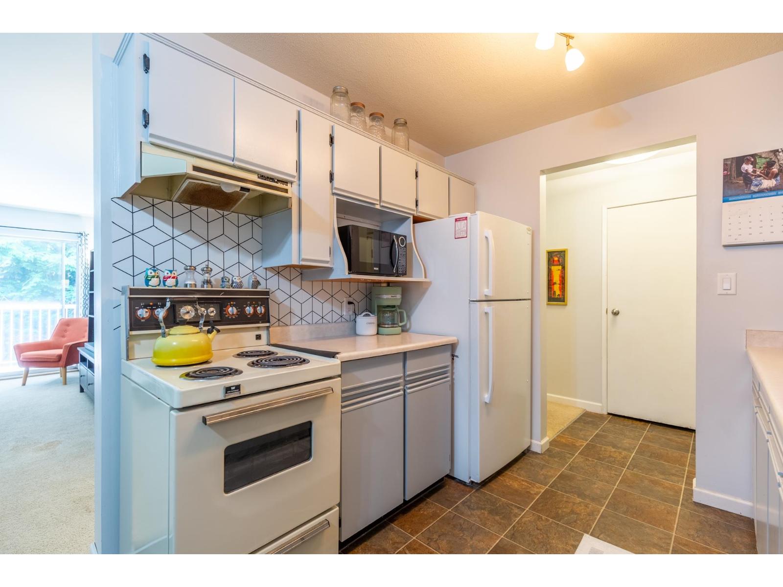 302 2567 Victoria Street Property Photo 19
