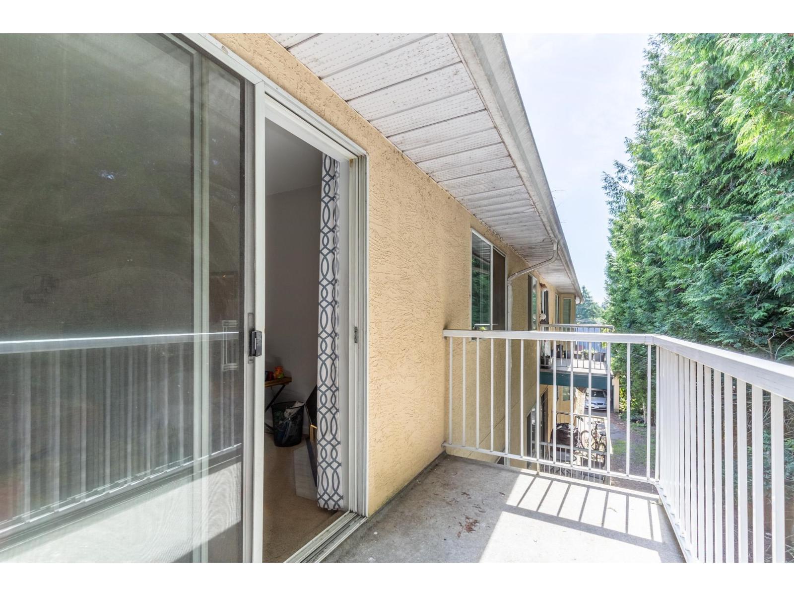 302 2567 Victoria Street Property Photo 23