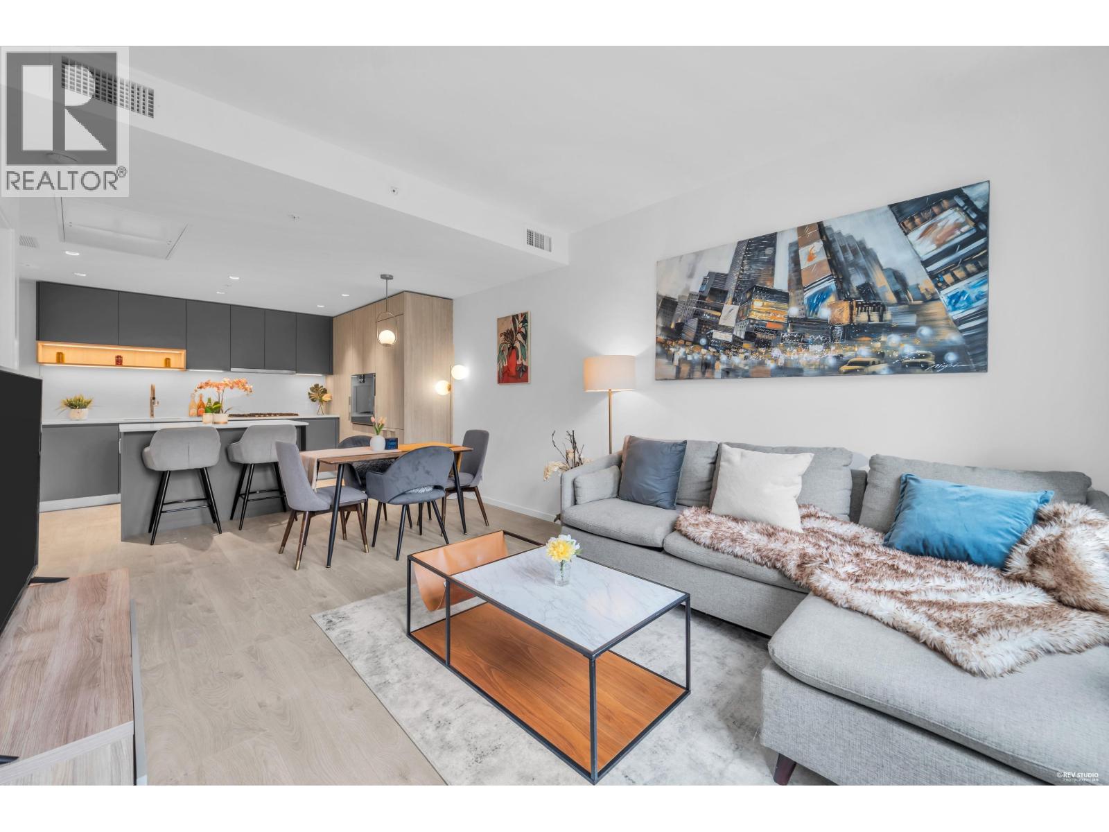 Th2 6788 Minoru Boulevard Property Photo 11