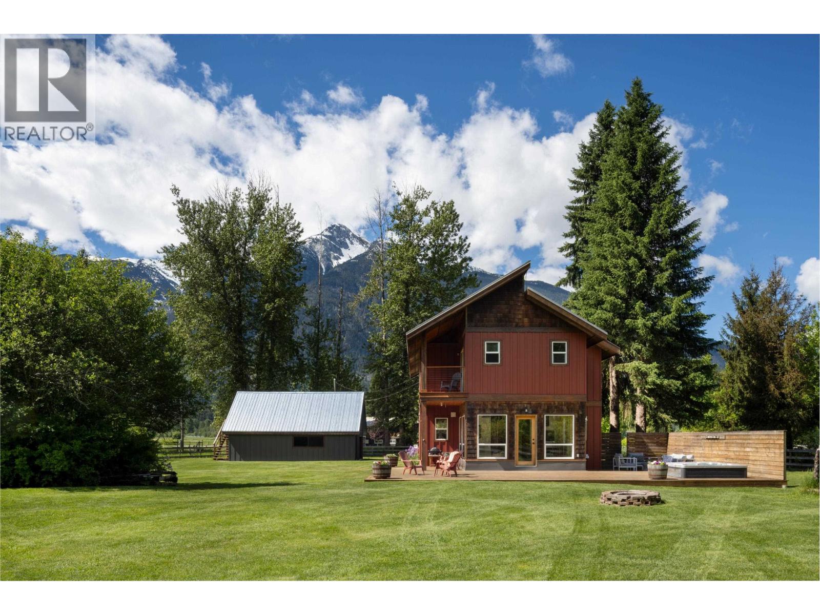8950 Pemberton Meadows Road Property Photo 2
