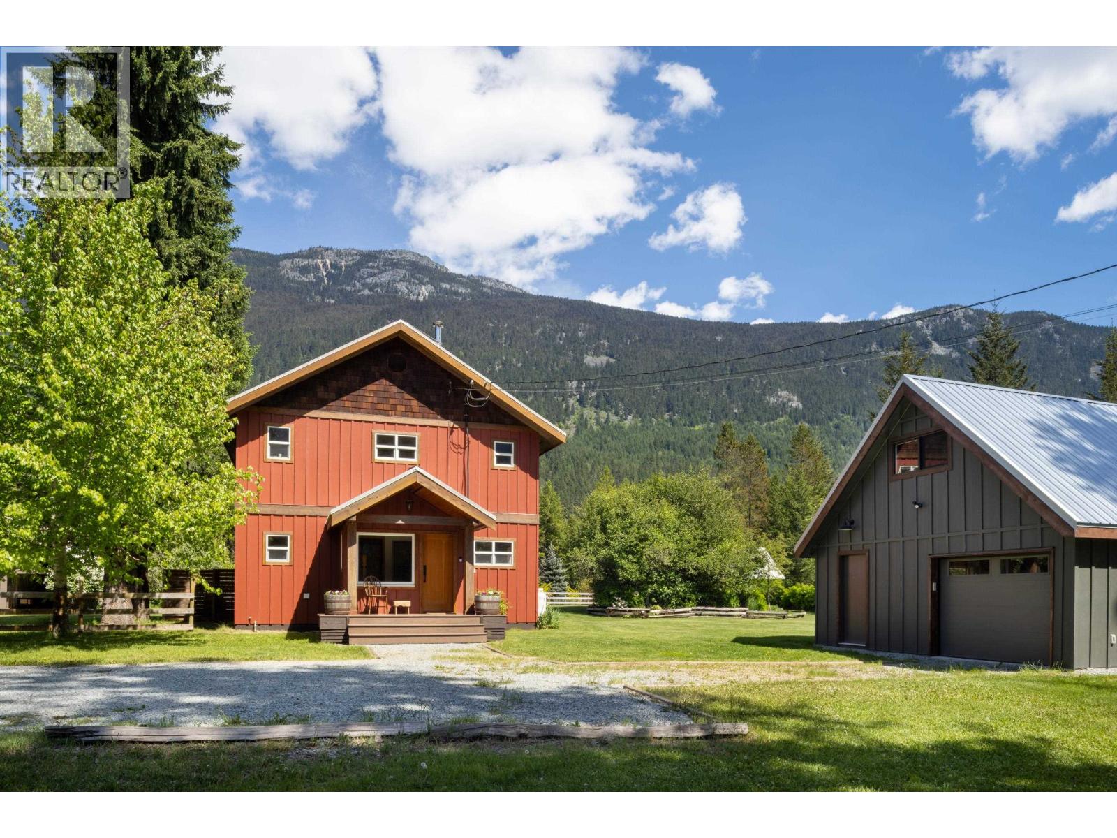 8950 Pemberton Meadows Road Property Photo 3