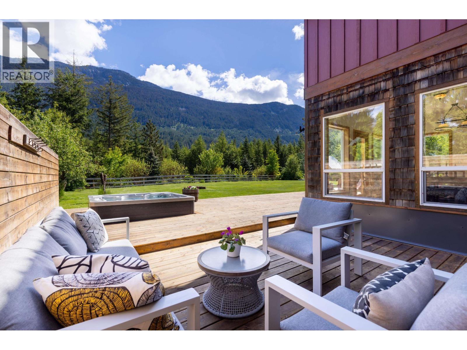 8950 Pemberton Meadows Road Property Photo 11