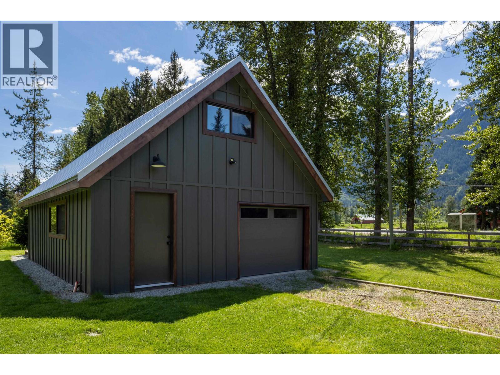 8950 Pemberton Meadows Road Property Photo 24