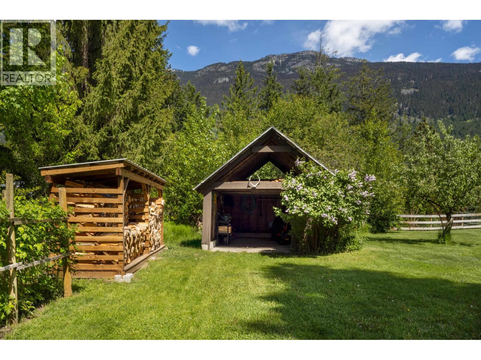 8950 Pemberton Meadows Road Property Photo 29