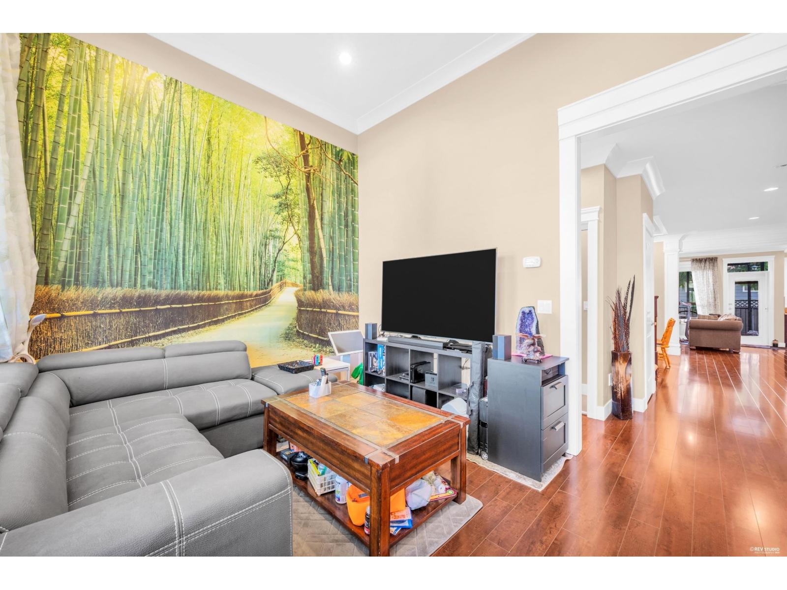 7423 115 Street Property Photo 4