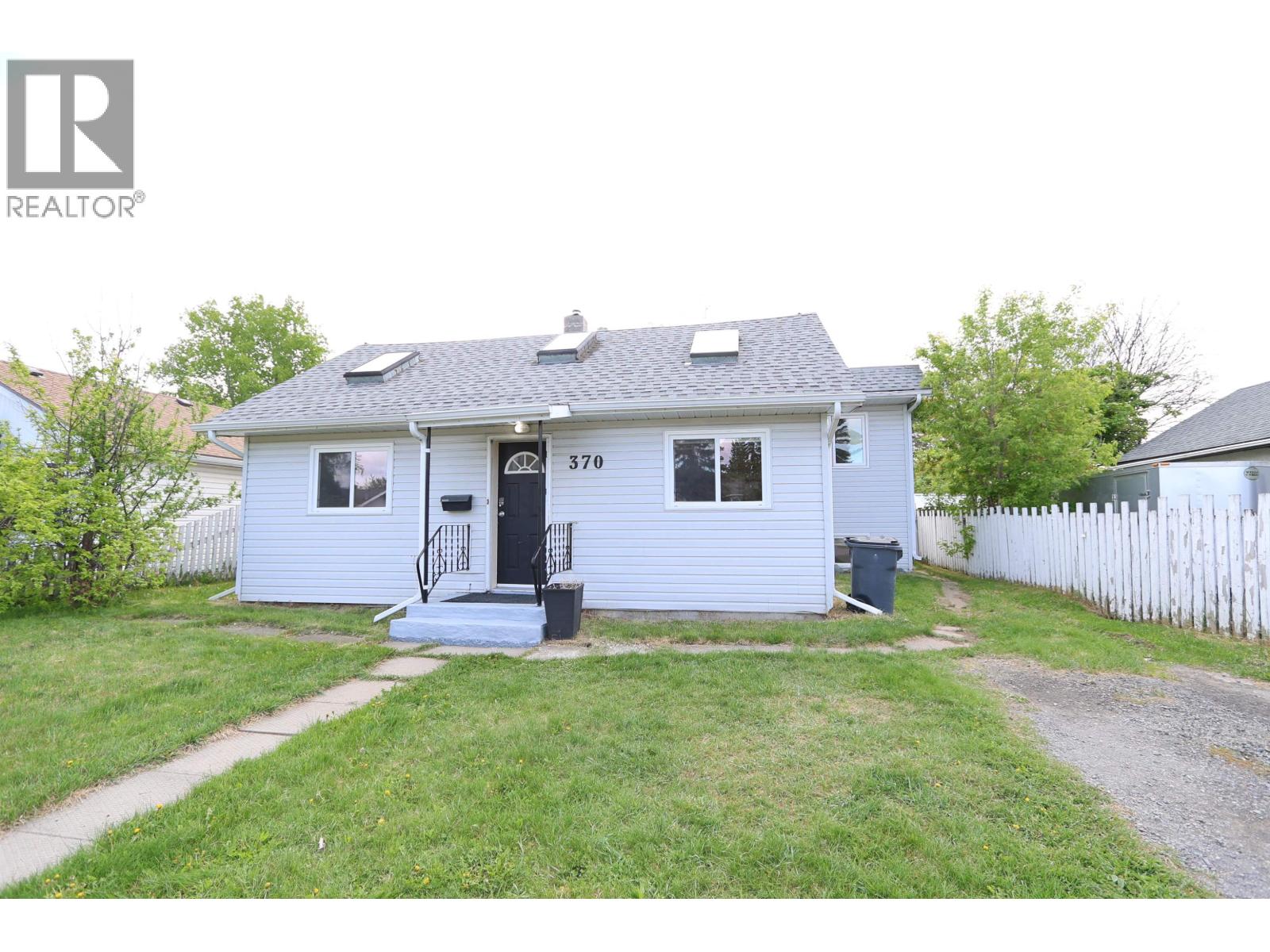 370 EWERT STREET