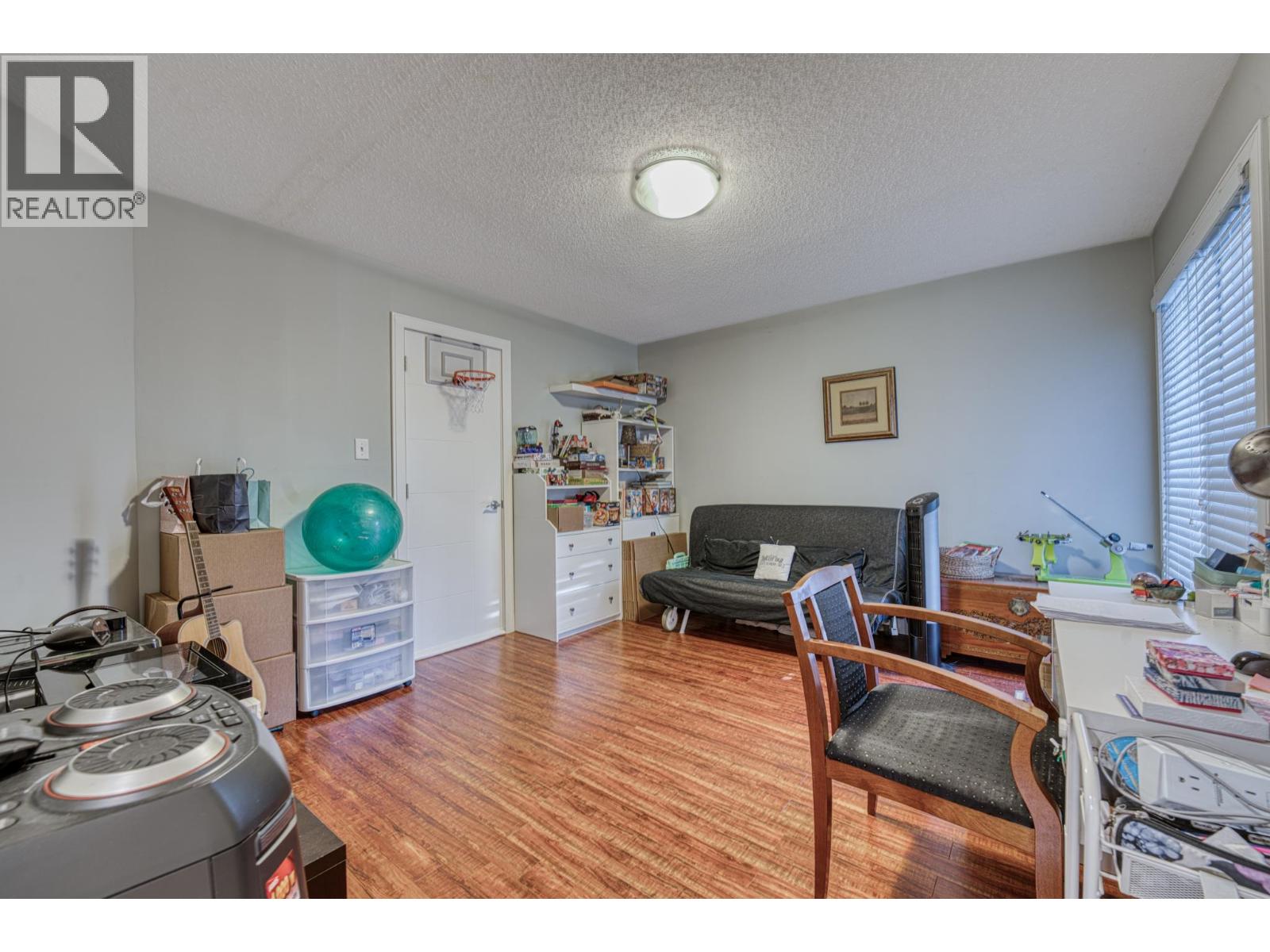 10690 Hollybank Drive Property Photo 15
