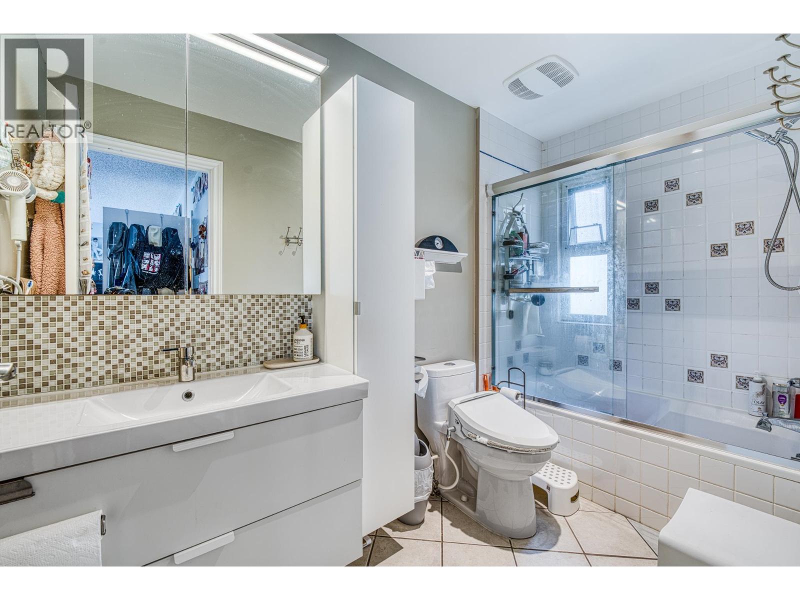 10690 Hollybank Drive Property Photo 18