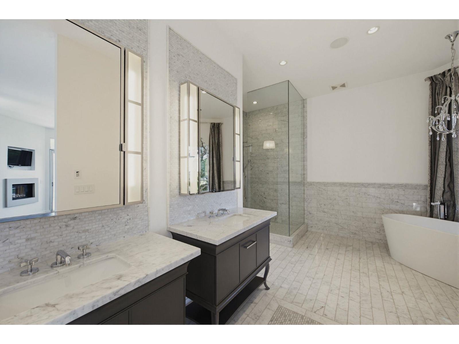 14220 Marine Drive Property Photo 18