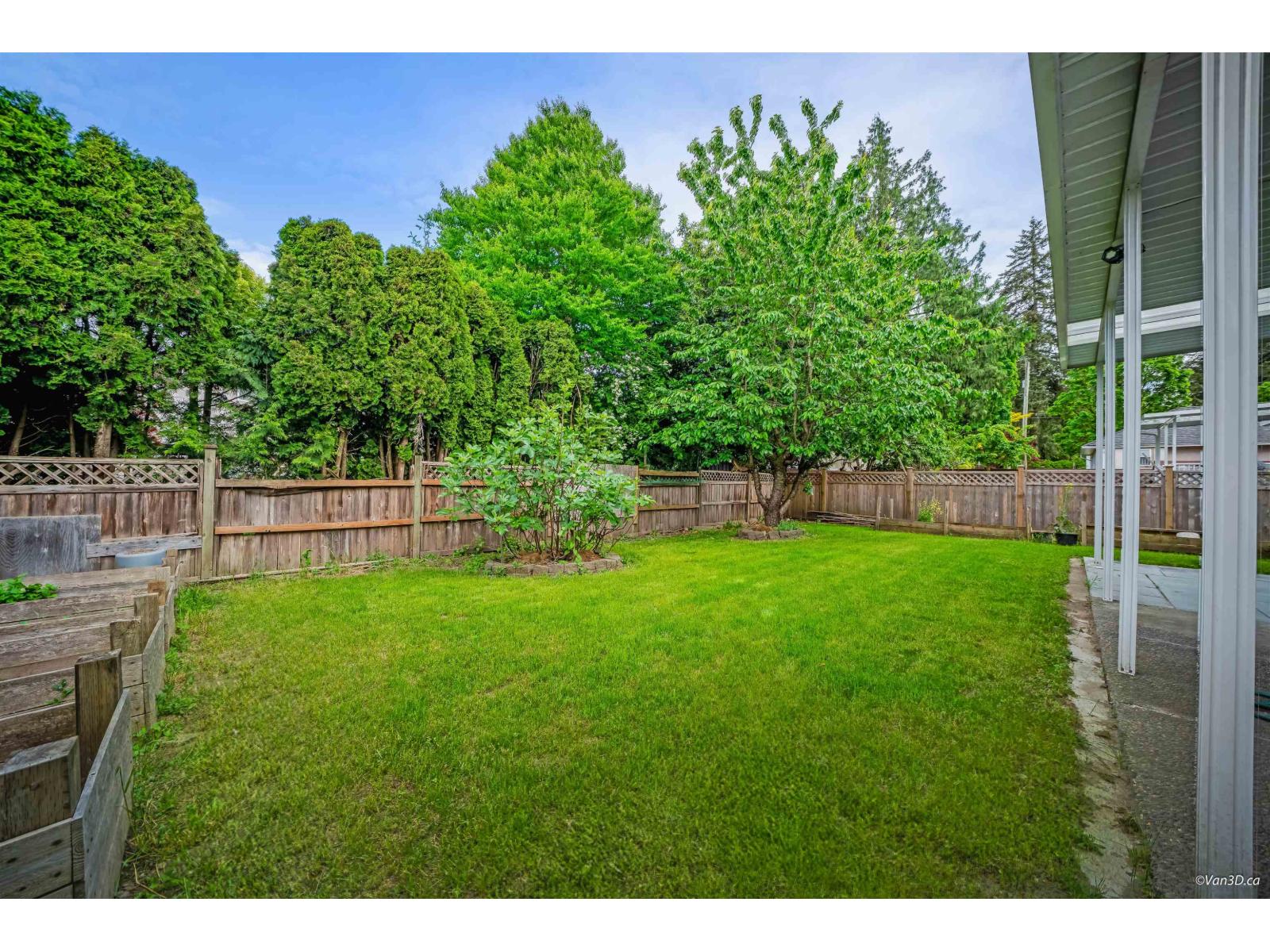 11028 162a Street Property Photo 32