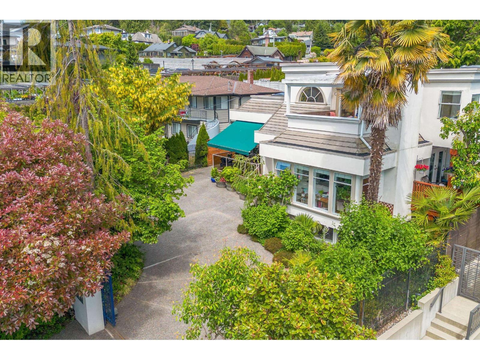 2541 Marine Drive Property Photo 2