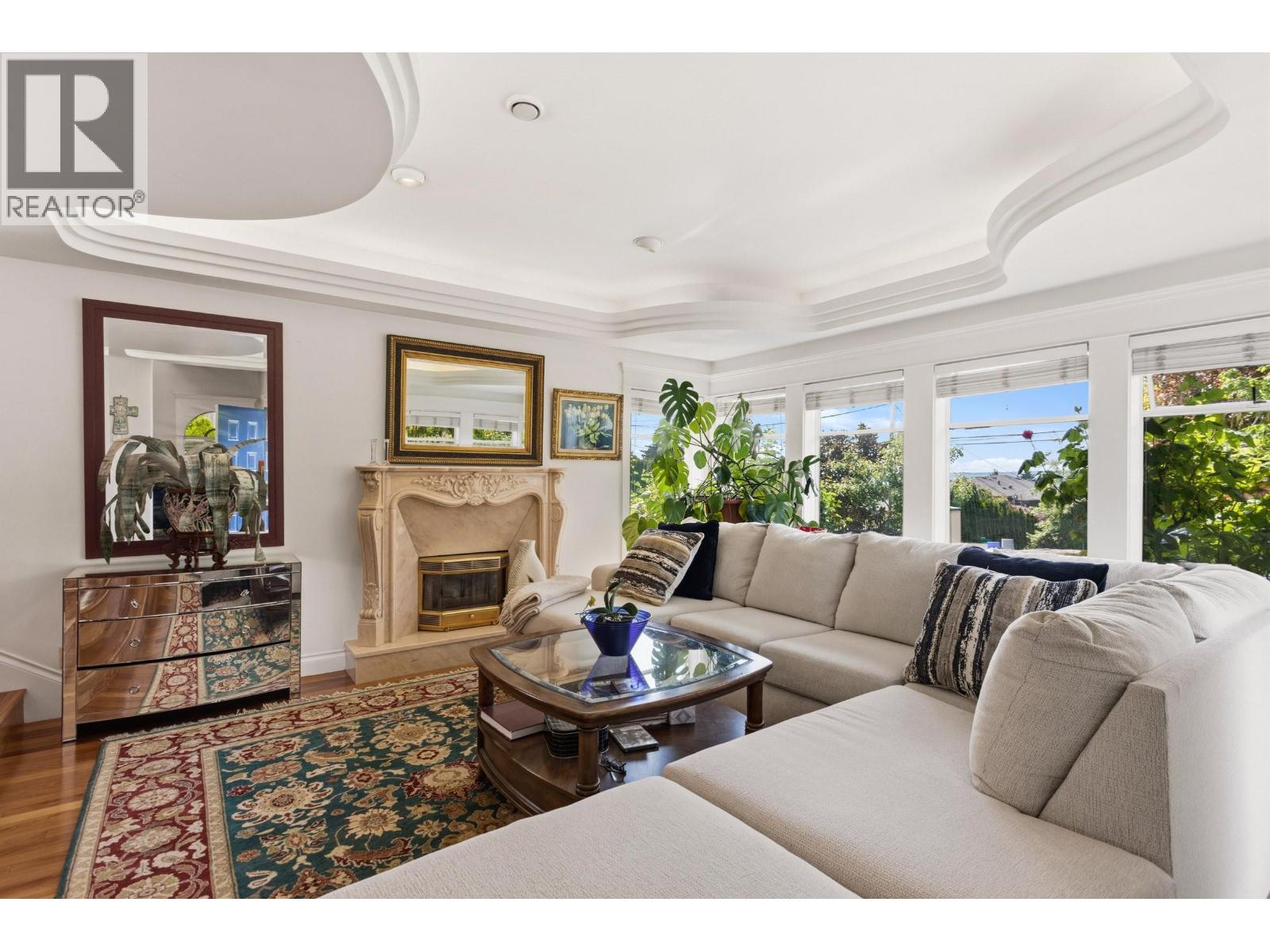 2541 Marine Drive Property Photo 4