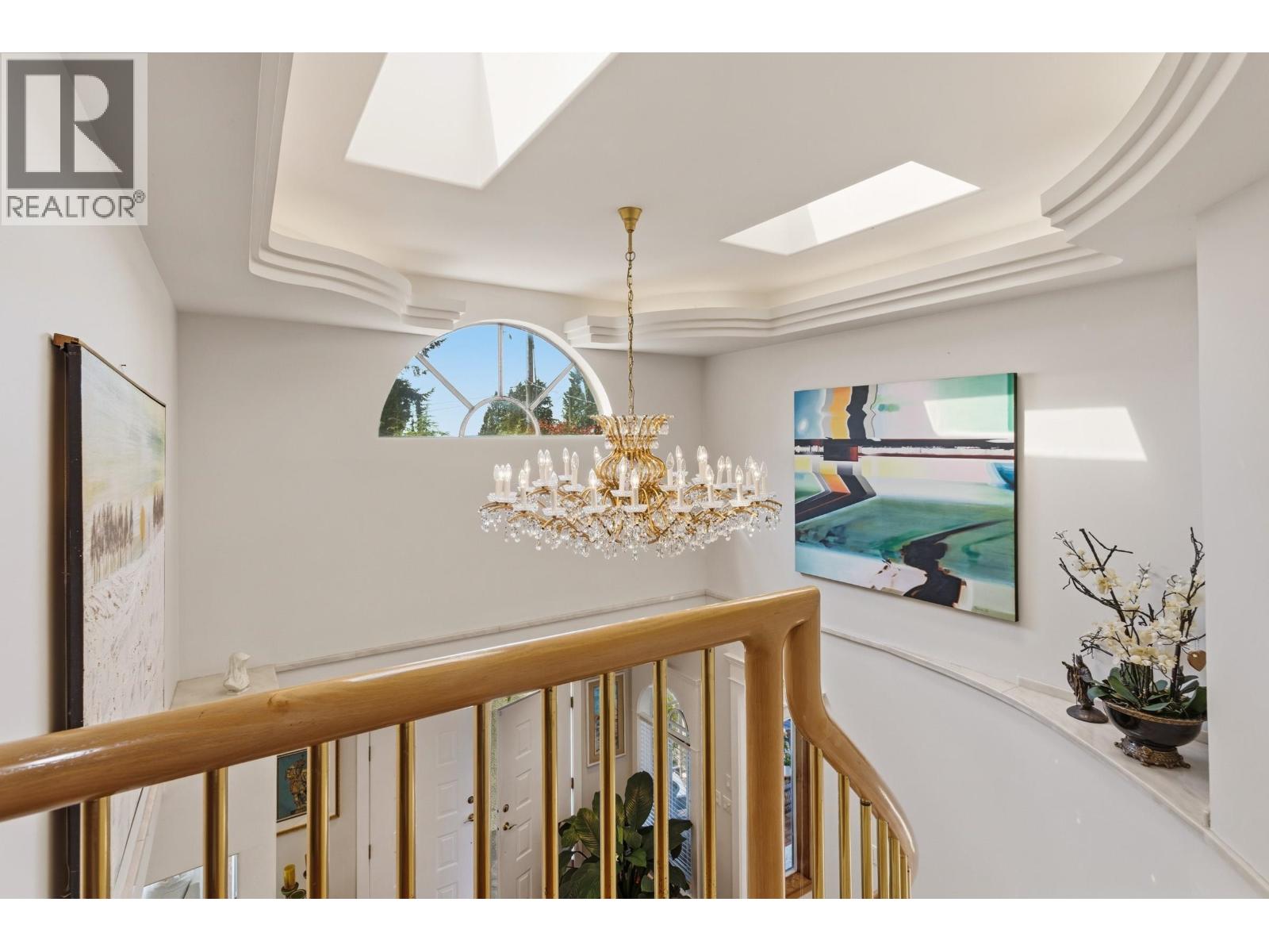 2541 Marine Drive Property Photo 19