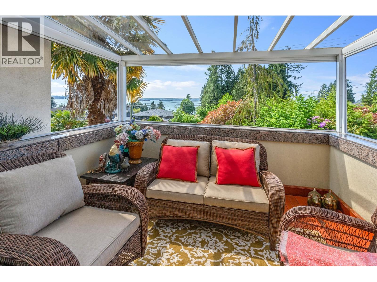 2541 Marine Drive Property Photo 21