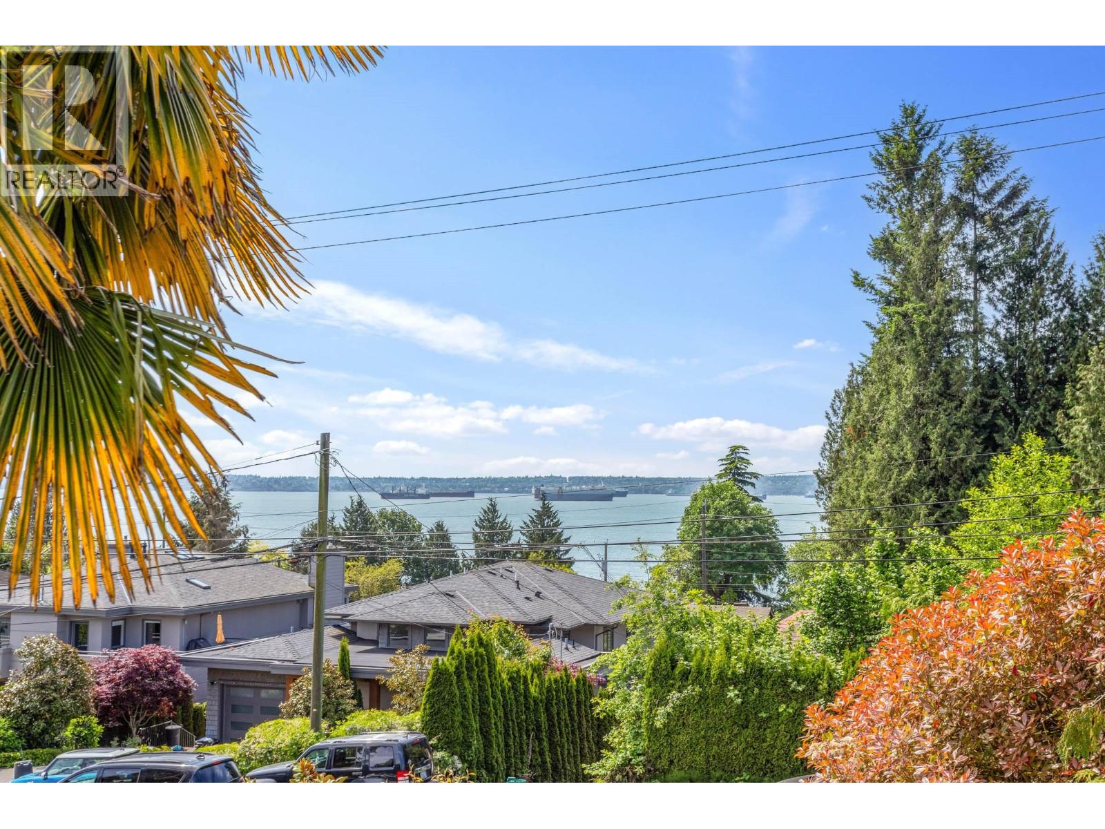 2541 Marine Drive Property Photo 22
