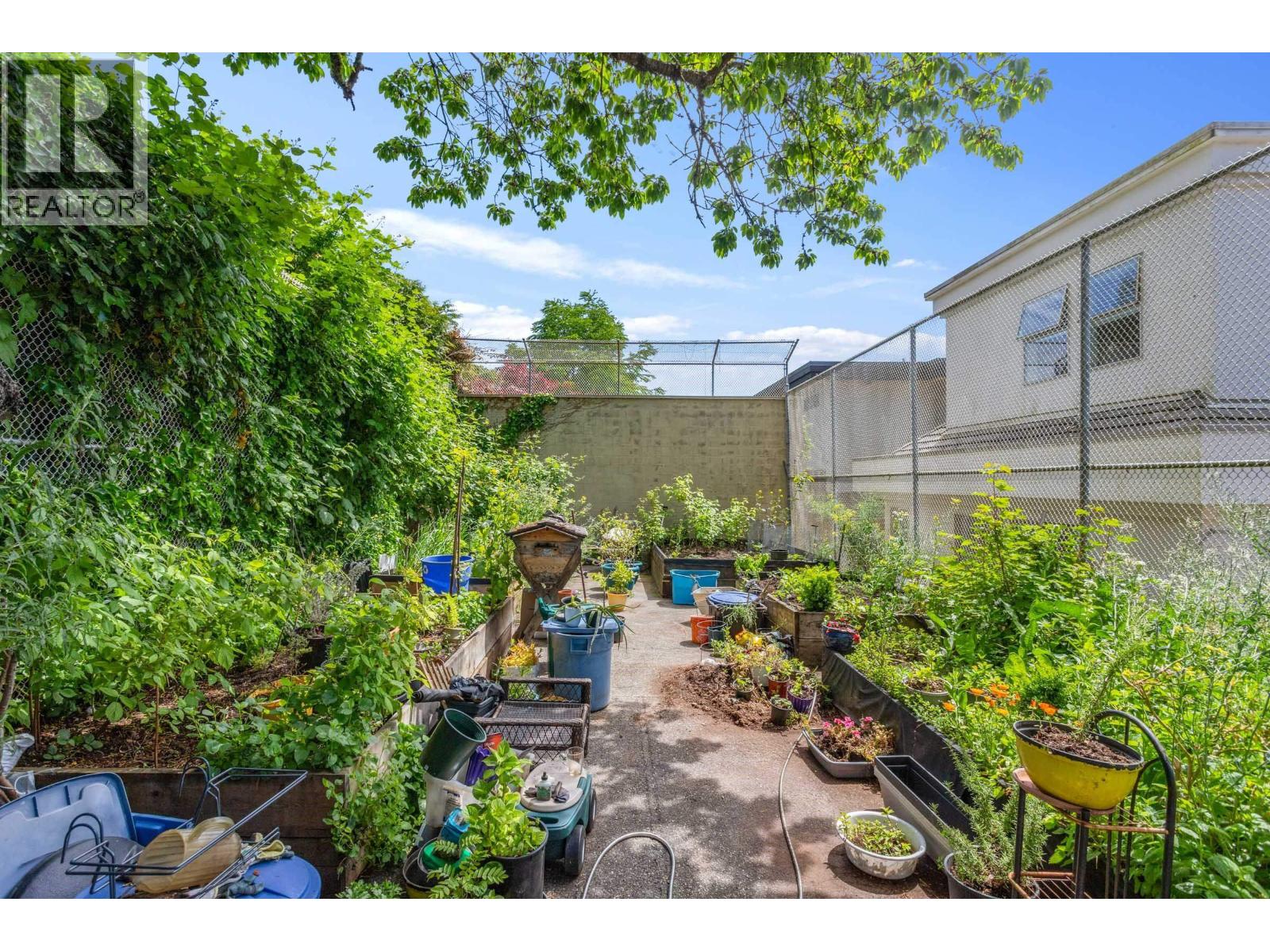 2541 Marine Drive Property Photo 31