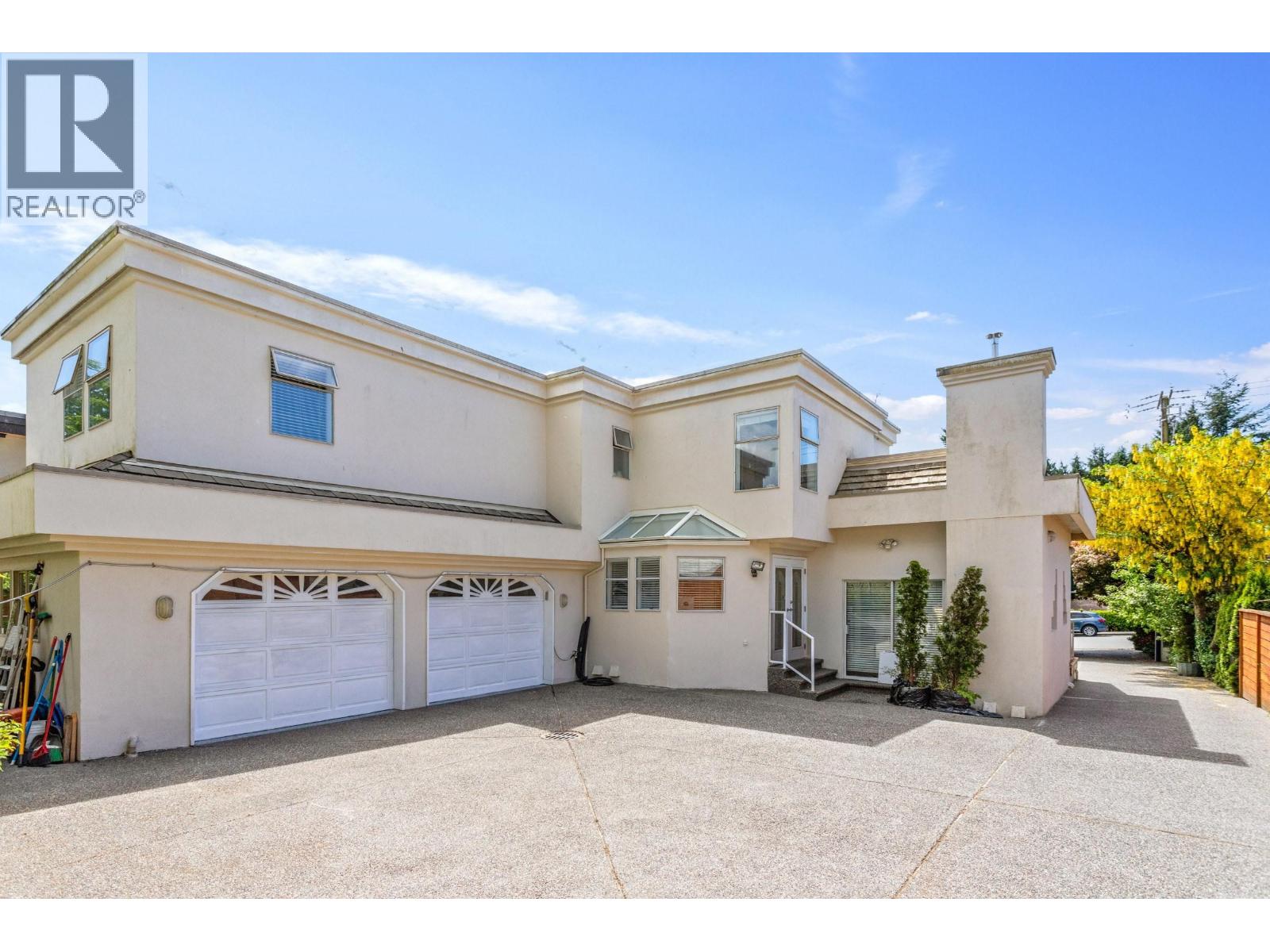 2541 Marine Drive Property Photo 32