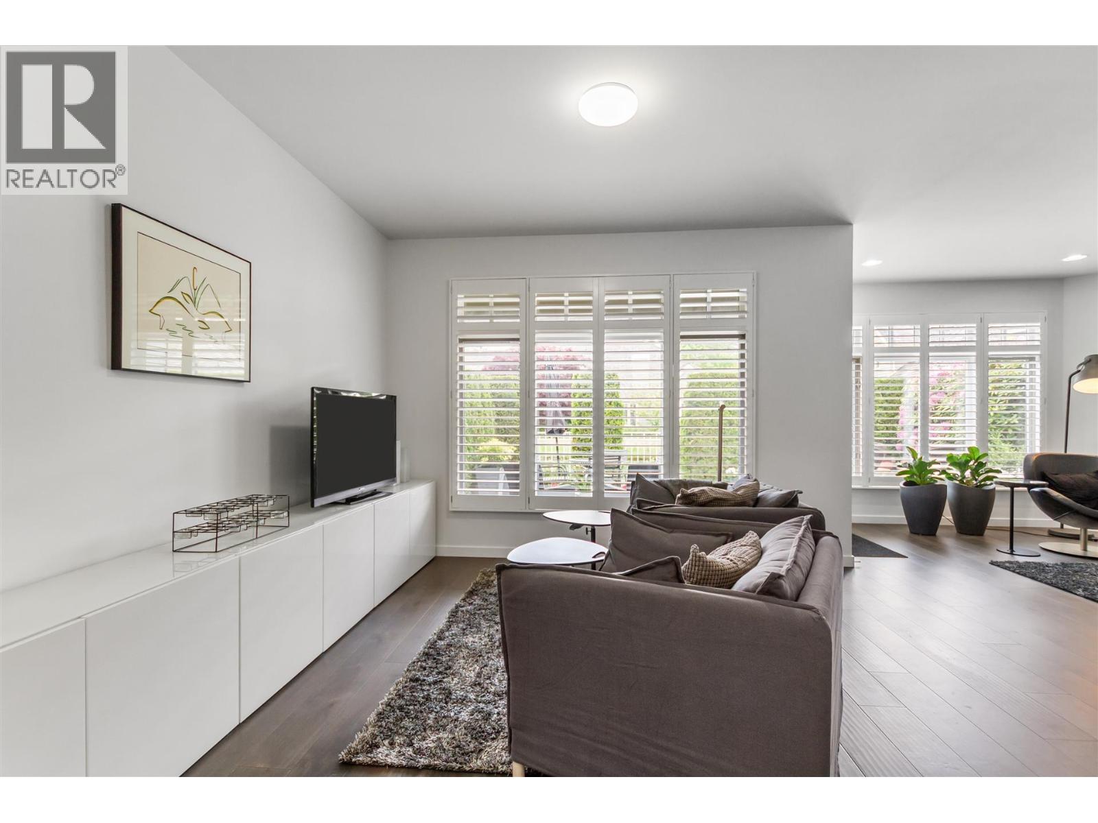 303 6505 3 Avenue Property Photo 10