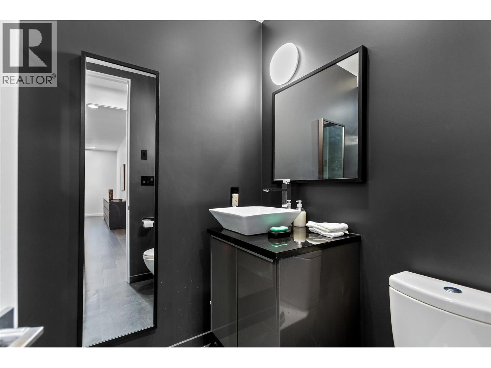 303 6505 3 Avenue Property Photo 22