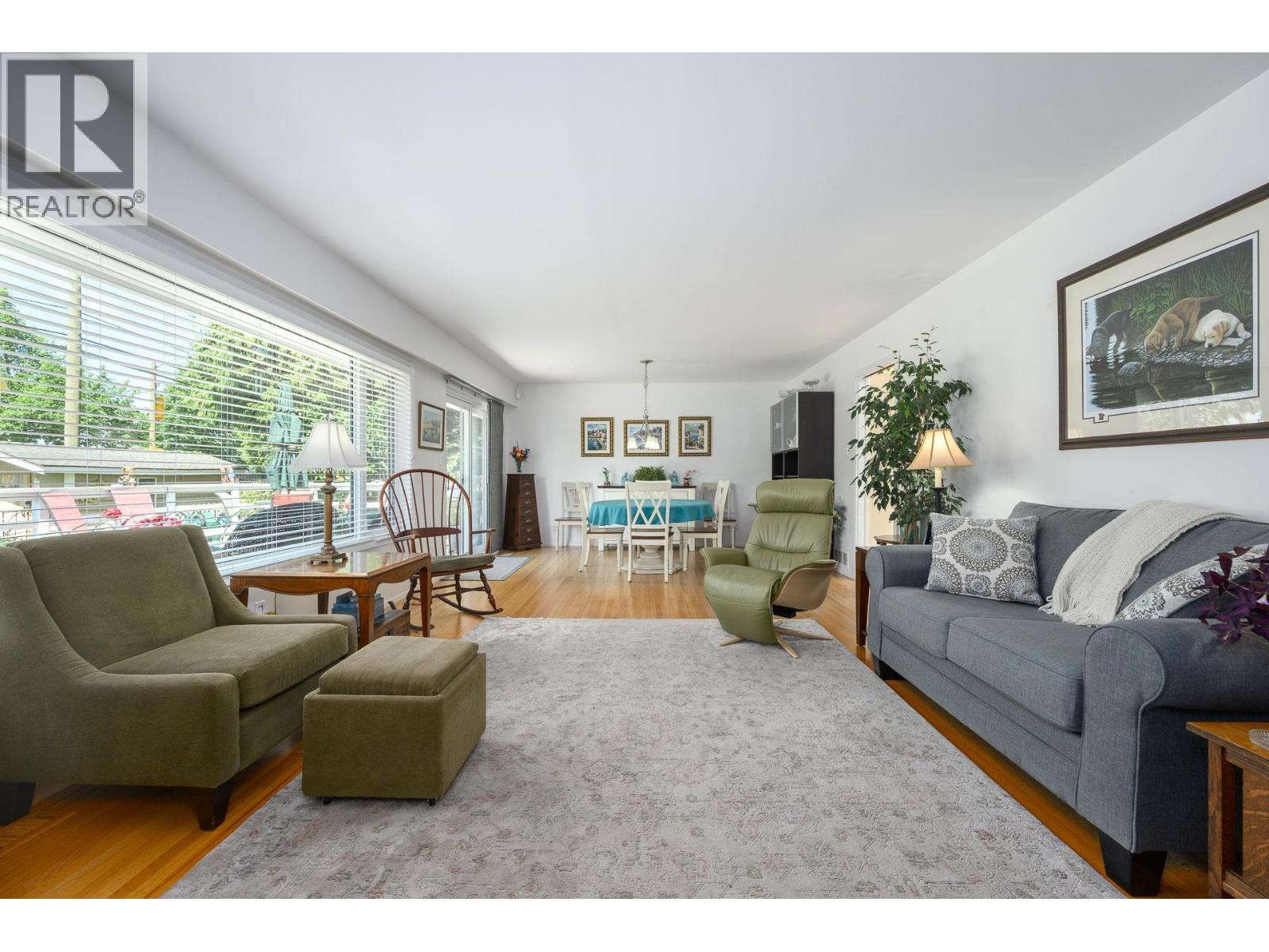 957 56a Street Property Photo 5