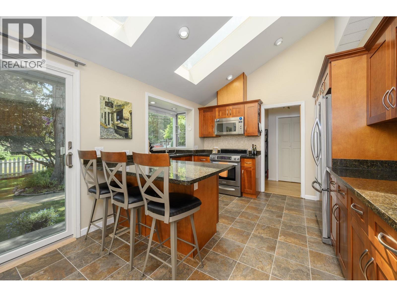 957 56a Street Property Photo 10