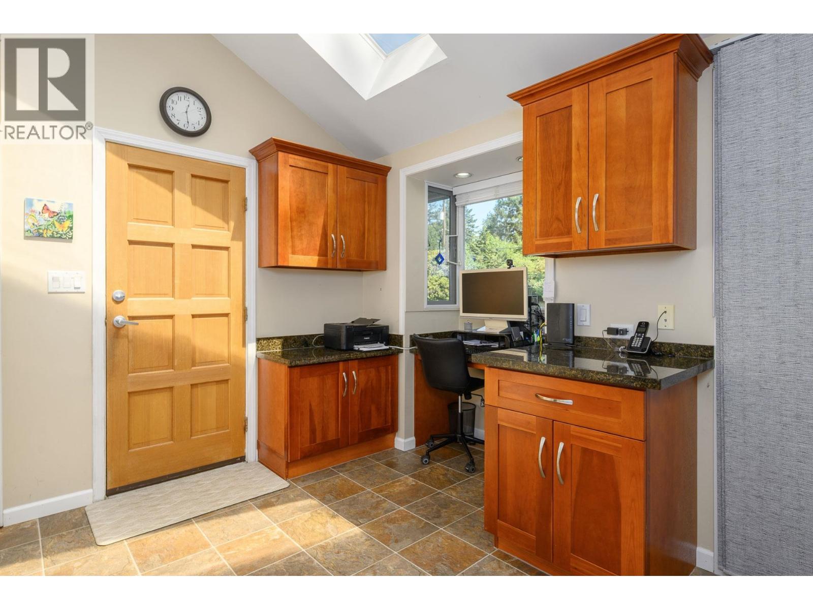 957 56a Street Property Photo 14