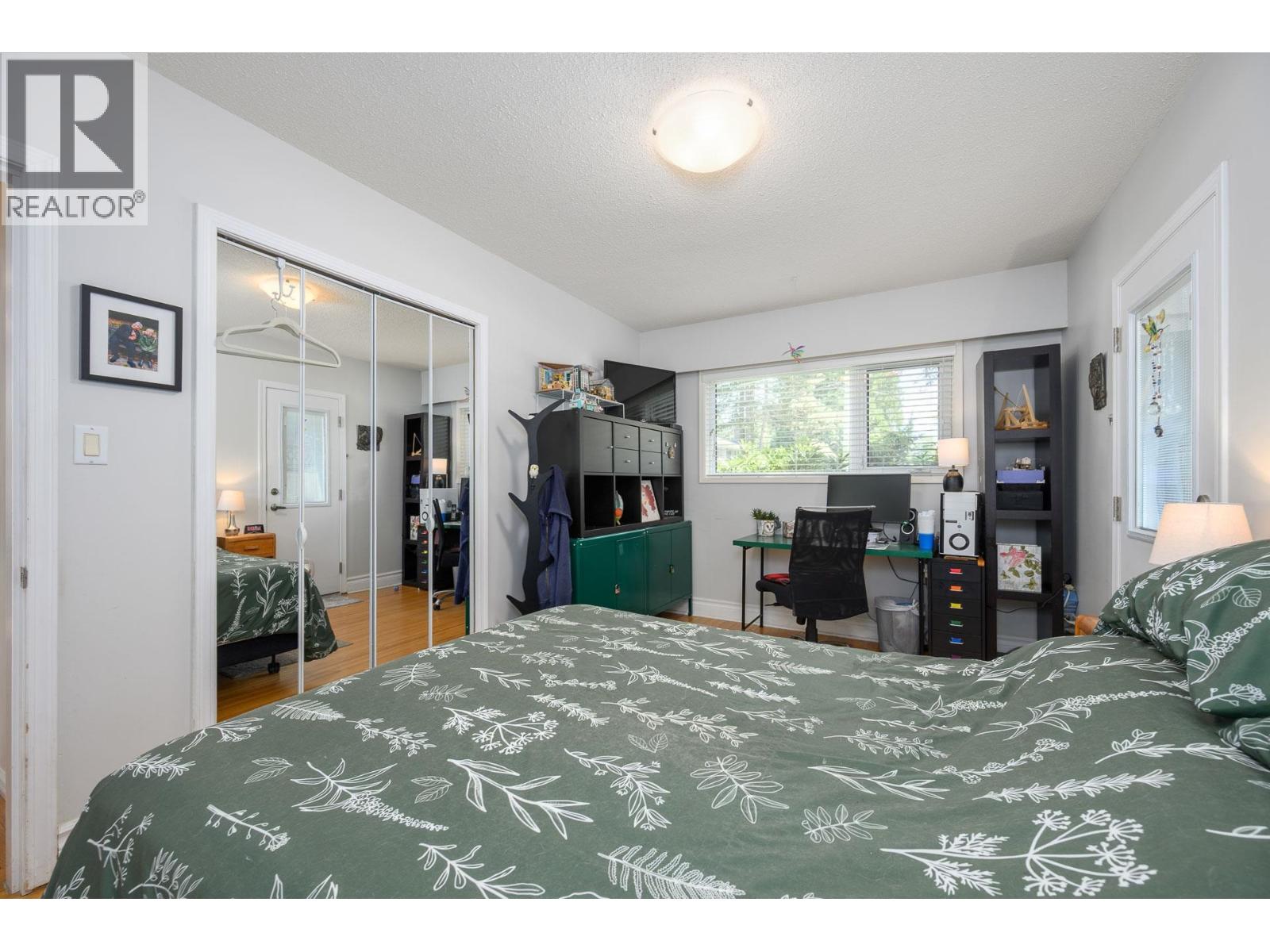 957 56a Street Property Photo 21