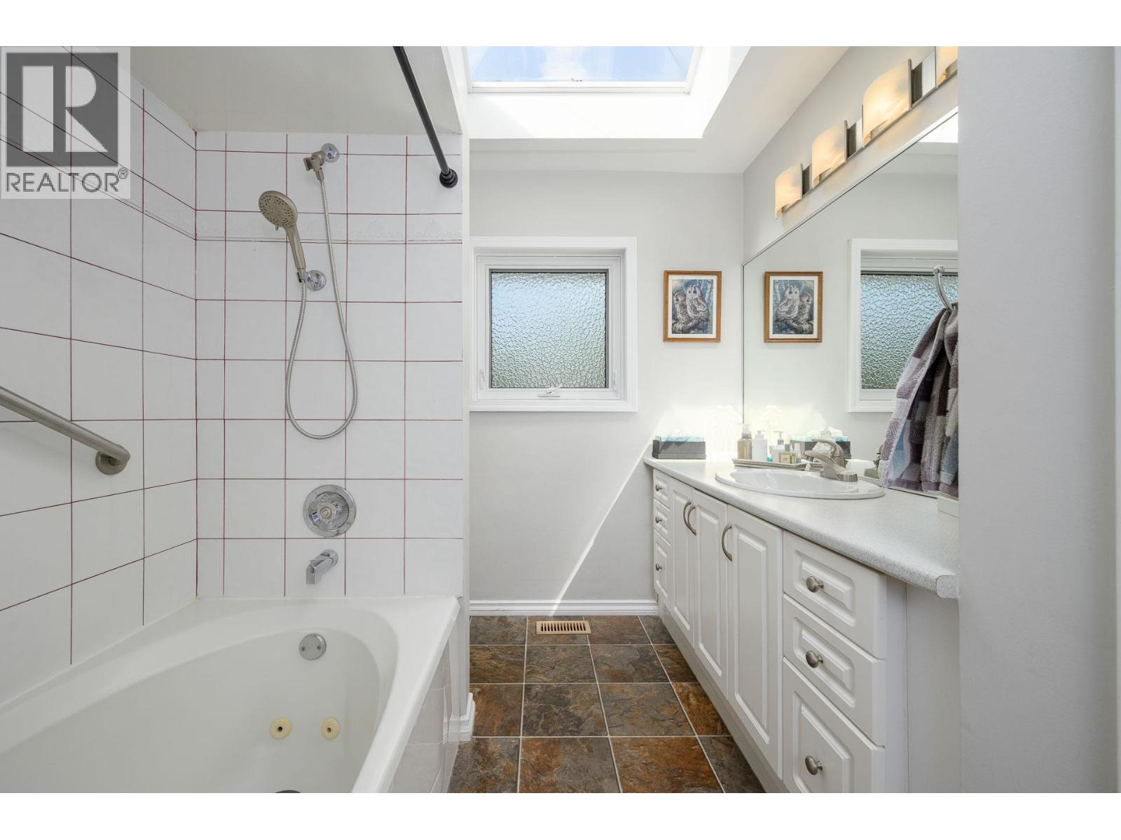 957 56a Street Property Photo 23