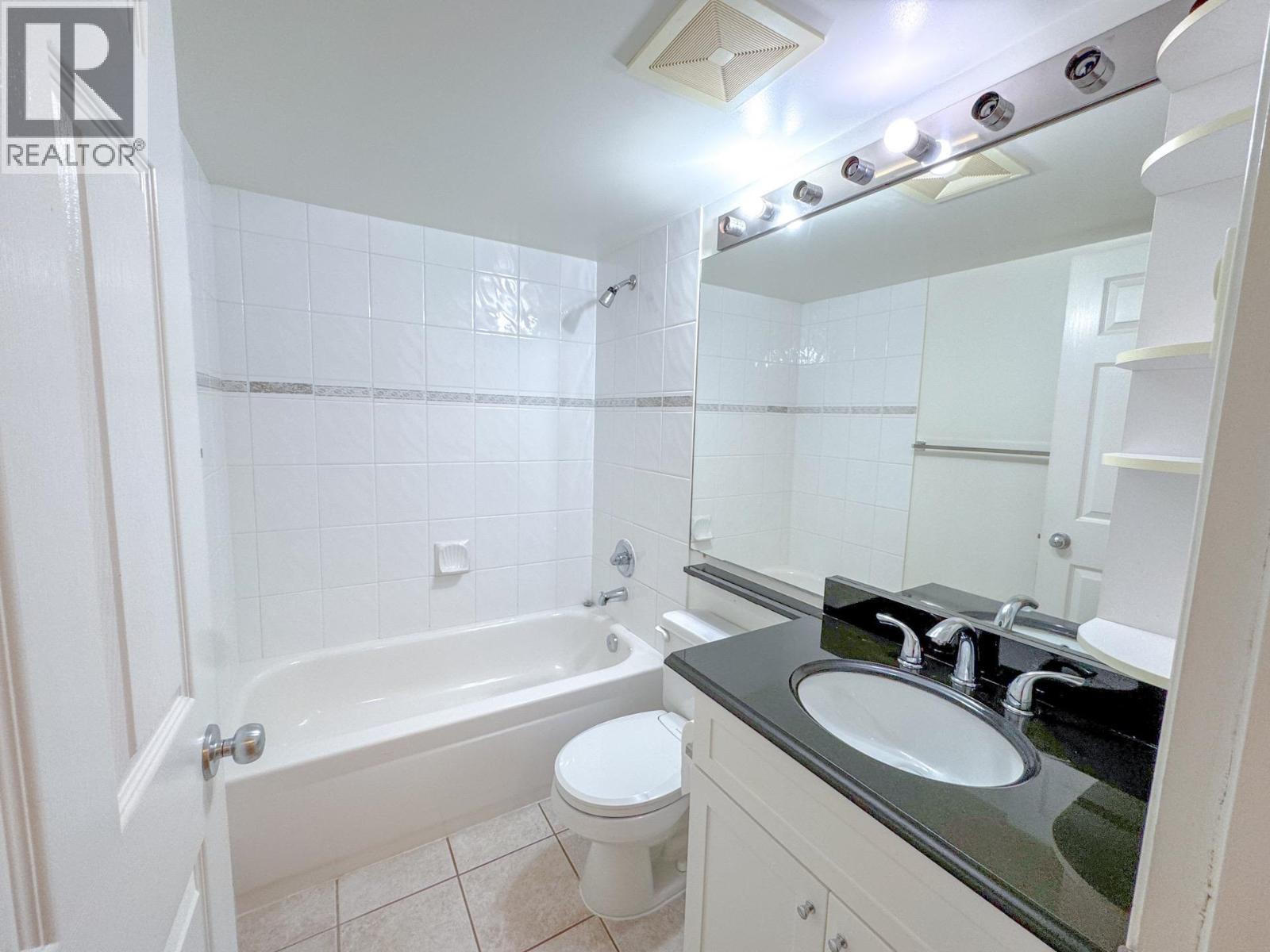 311 5555 Victoria Drive Property Photo 10