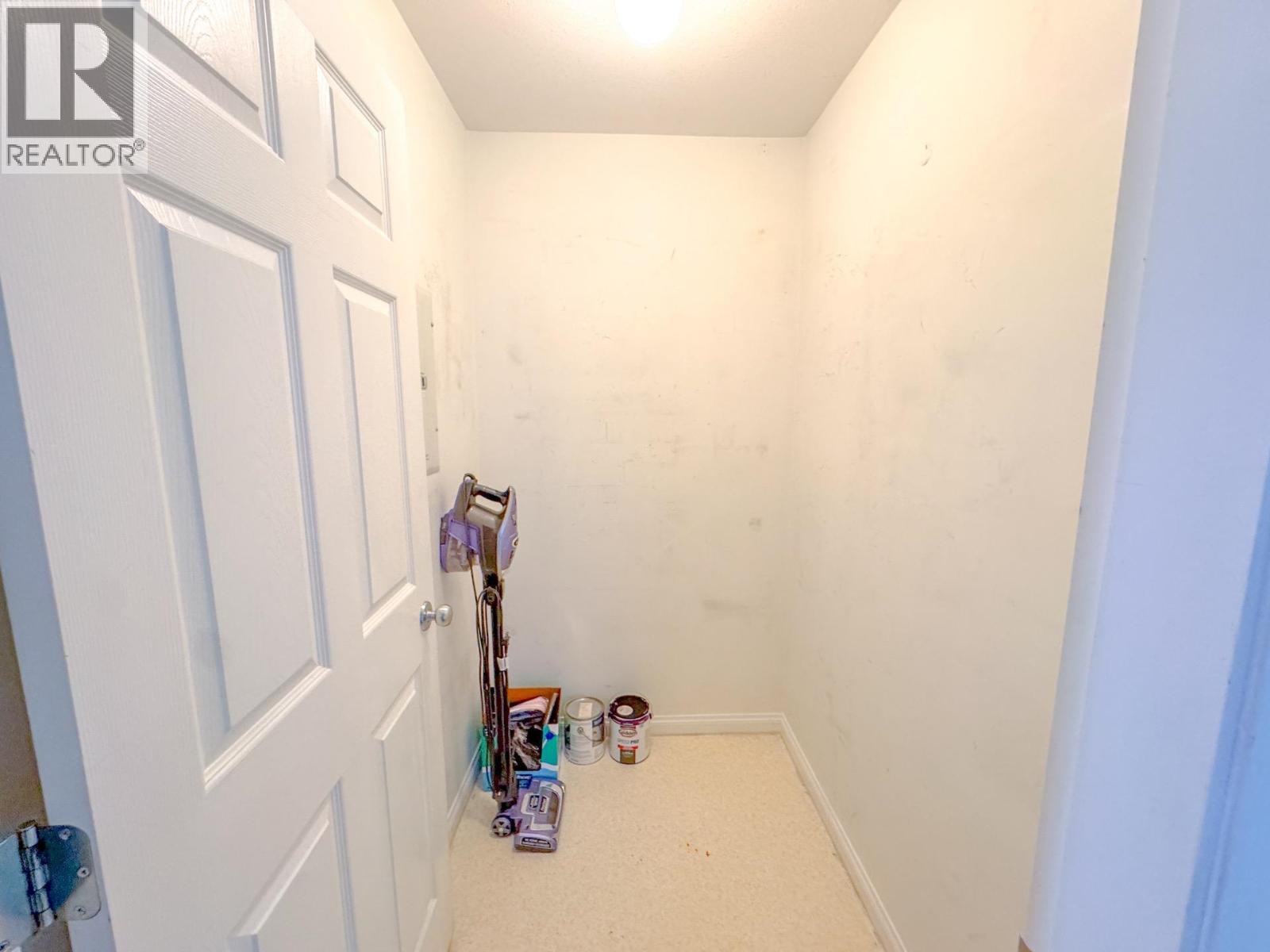311 5555 Victoria Drive Property Photo 11
