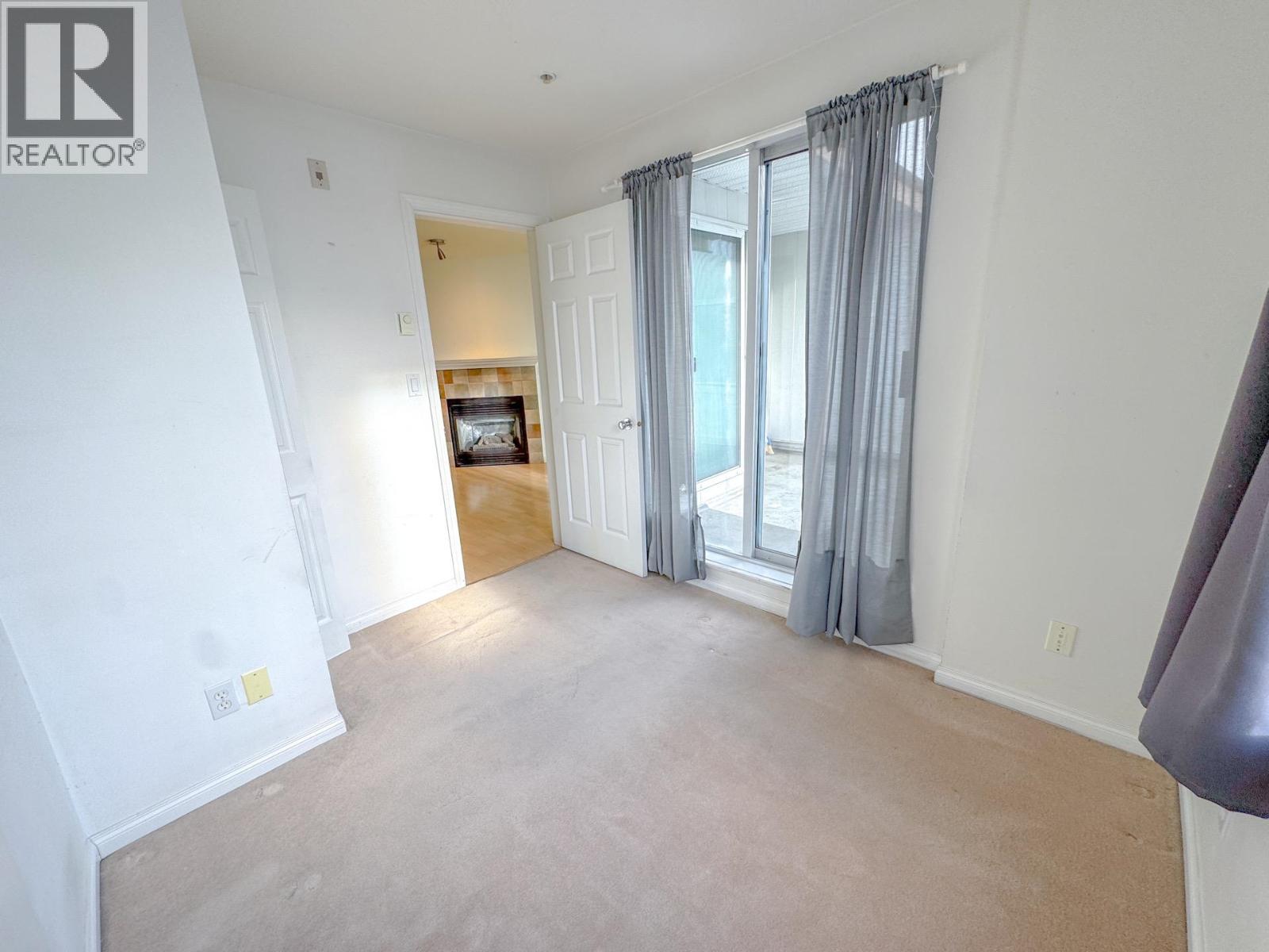 311 5555 Victoria Drive Property Photo 19