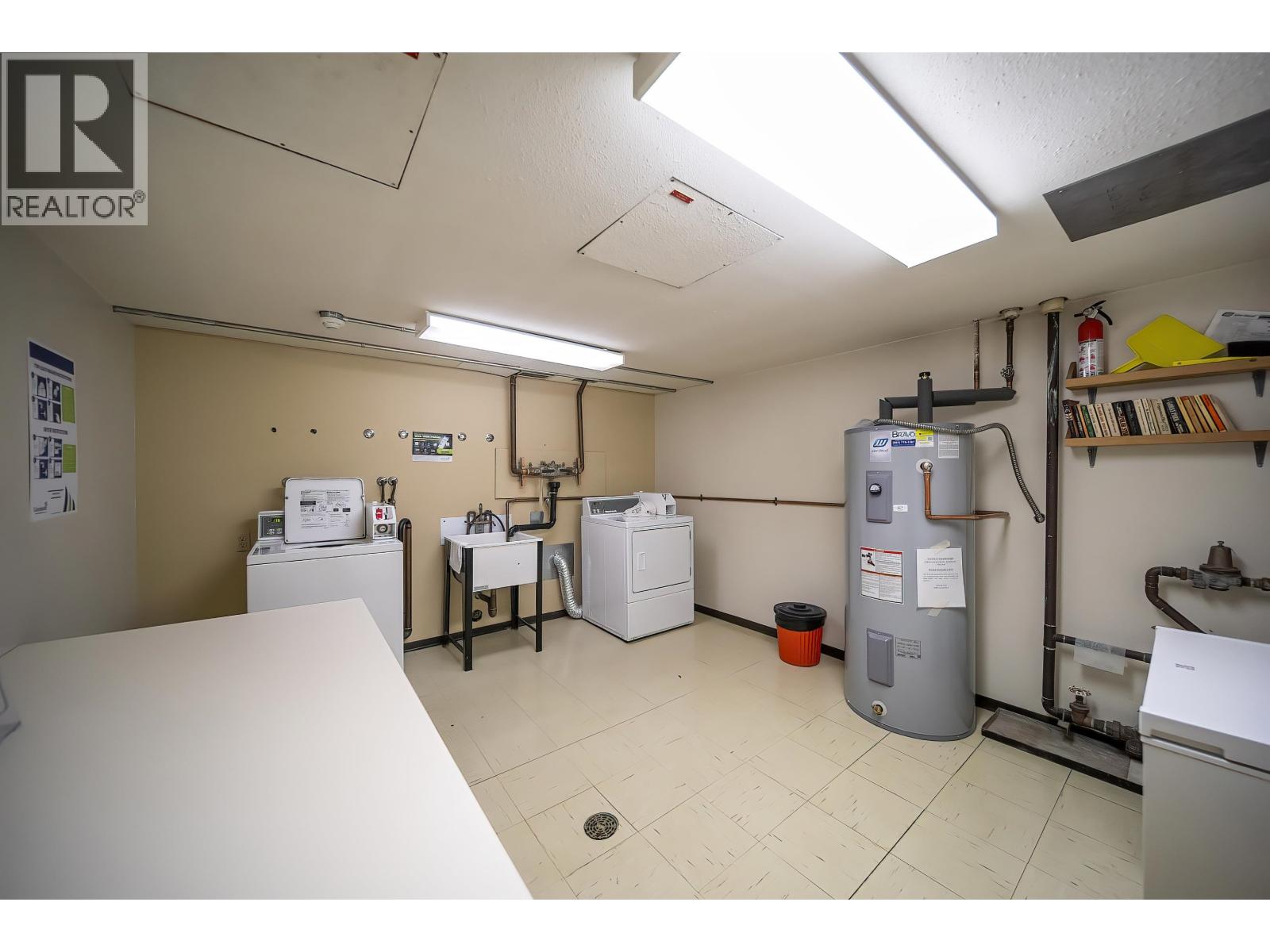 49 2202 Folkestone Way Property Photo 3