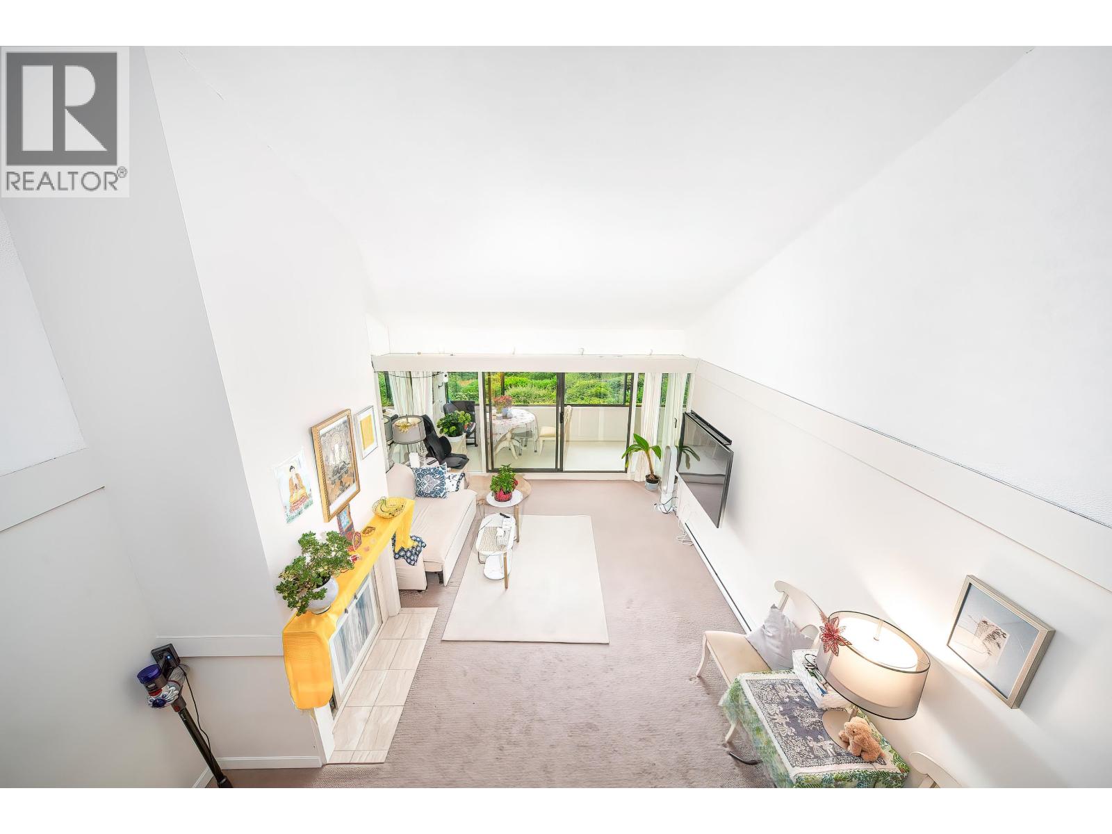 49 2202 Folkestone Way Property Photo 16