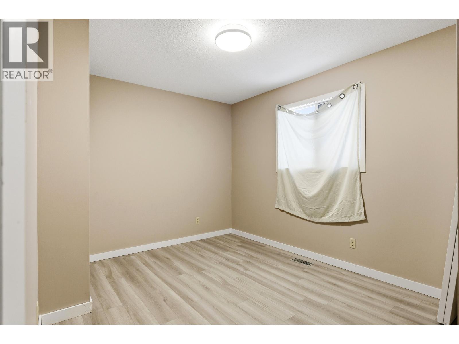 1012 Conrad Crescent Property Photo 8