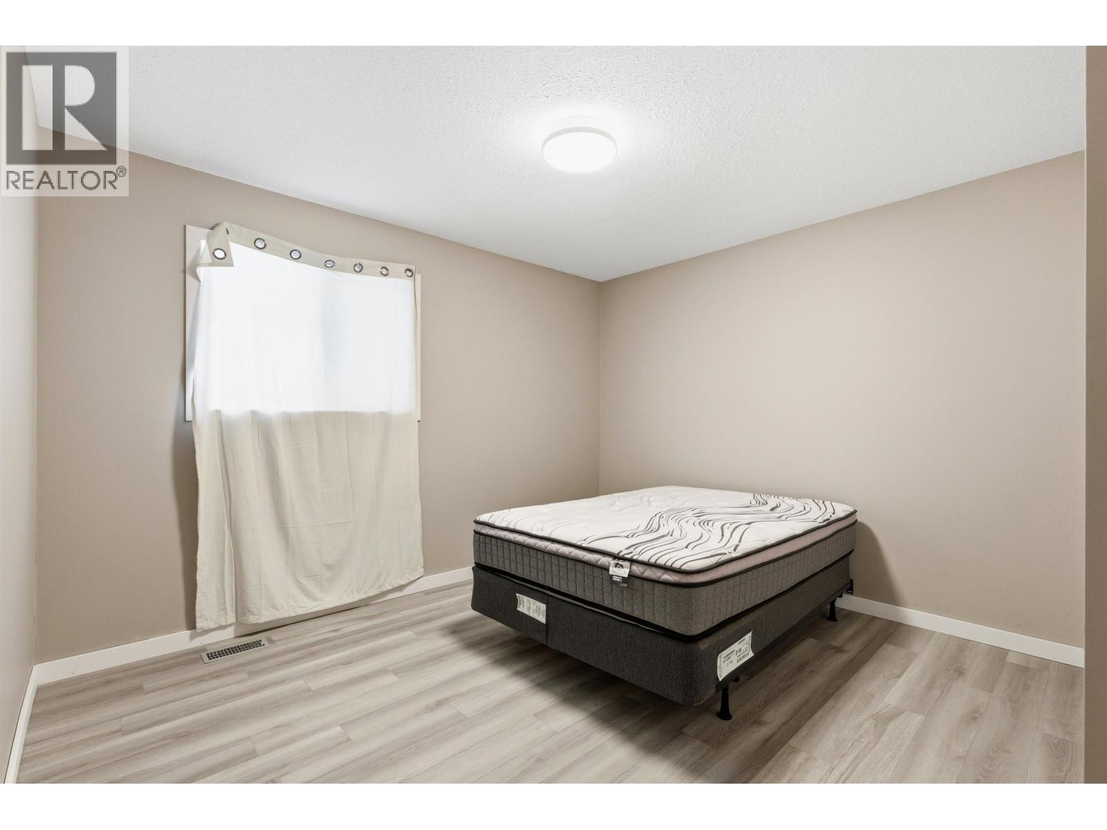 1012 Conrad Crescent Property Photo 10