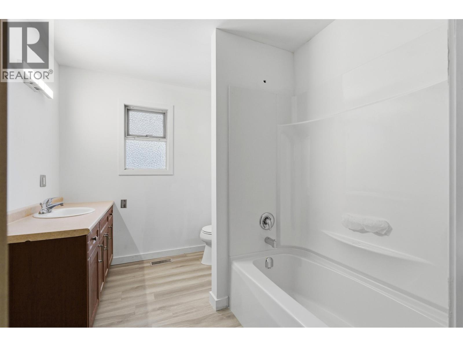 1012 Conrad Crescent Property Photo 11
