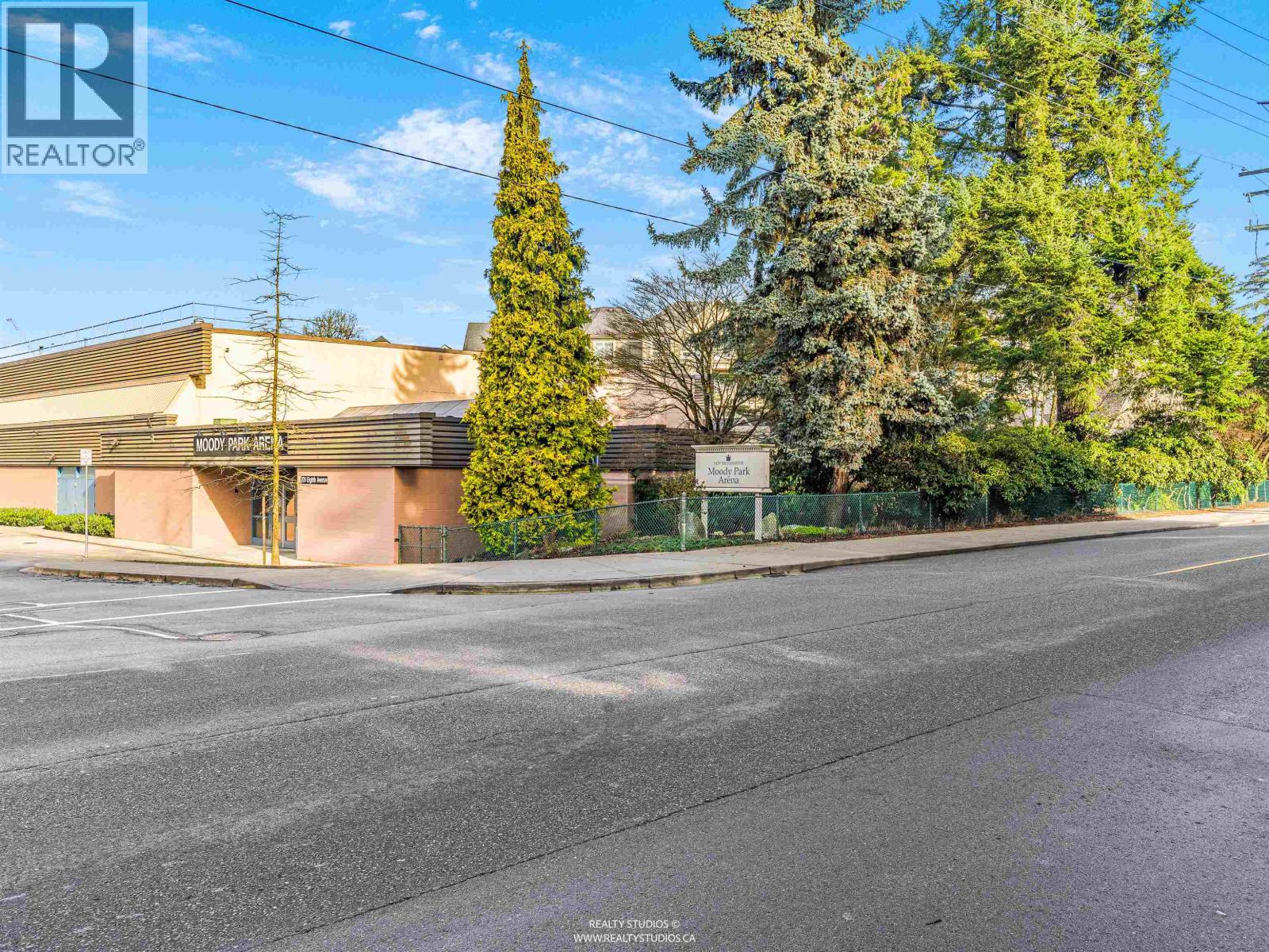 303 708 Eighth Avenue Property Photo 24
