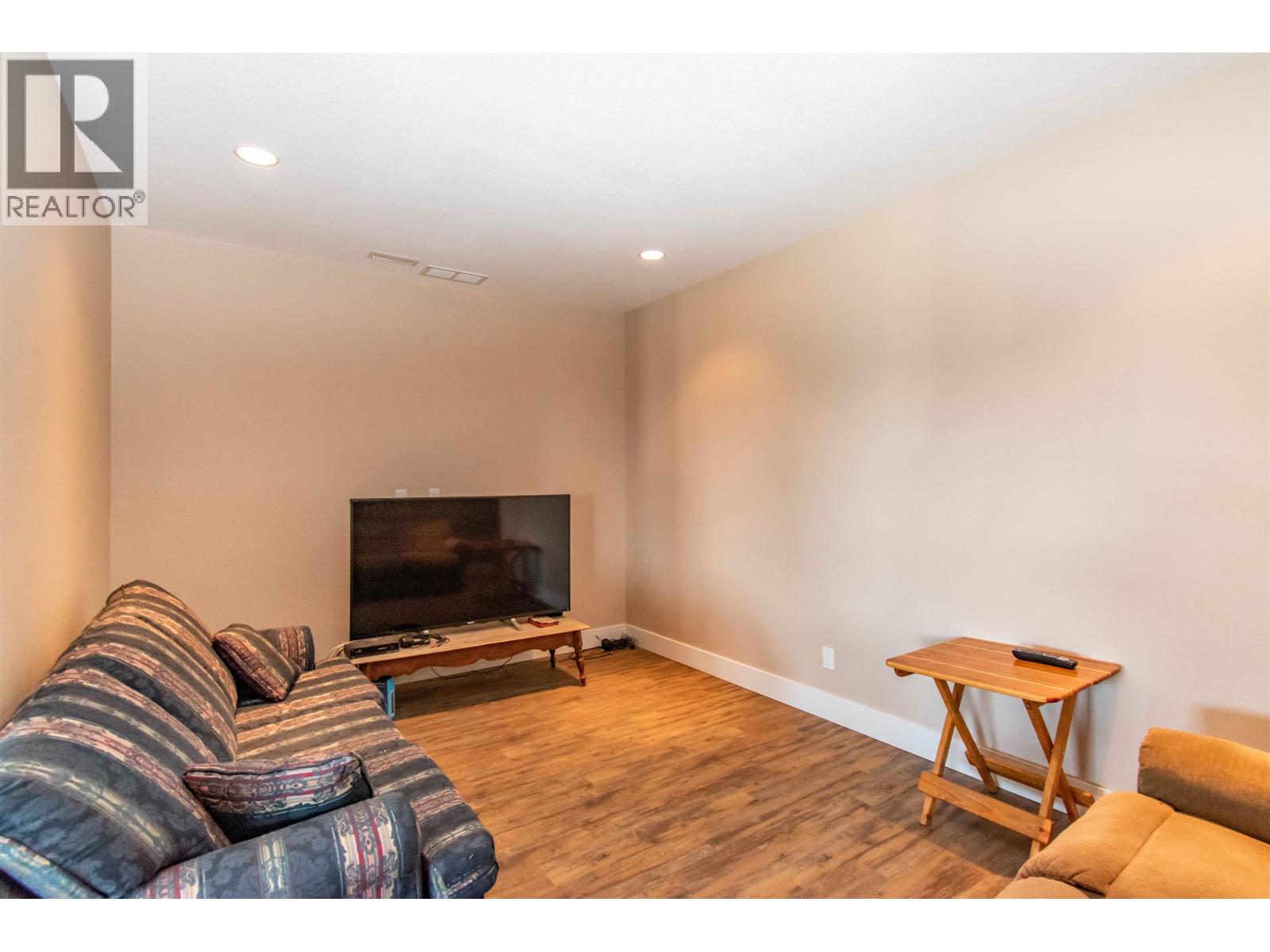 6536-7018 Boundary Road Property Photo 25