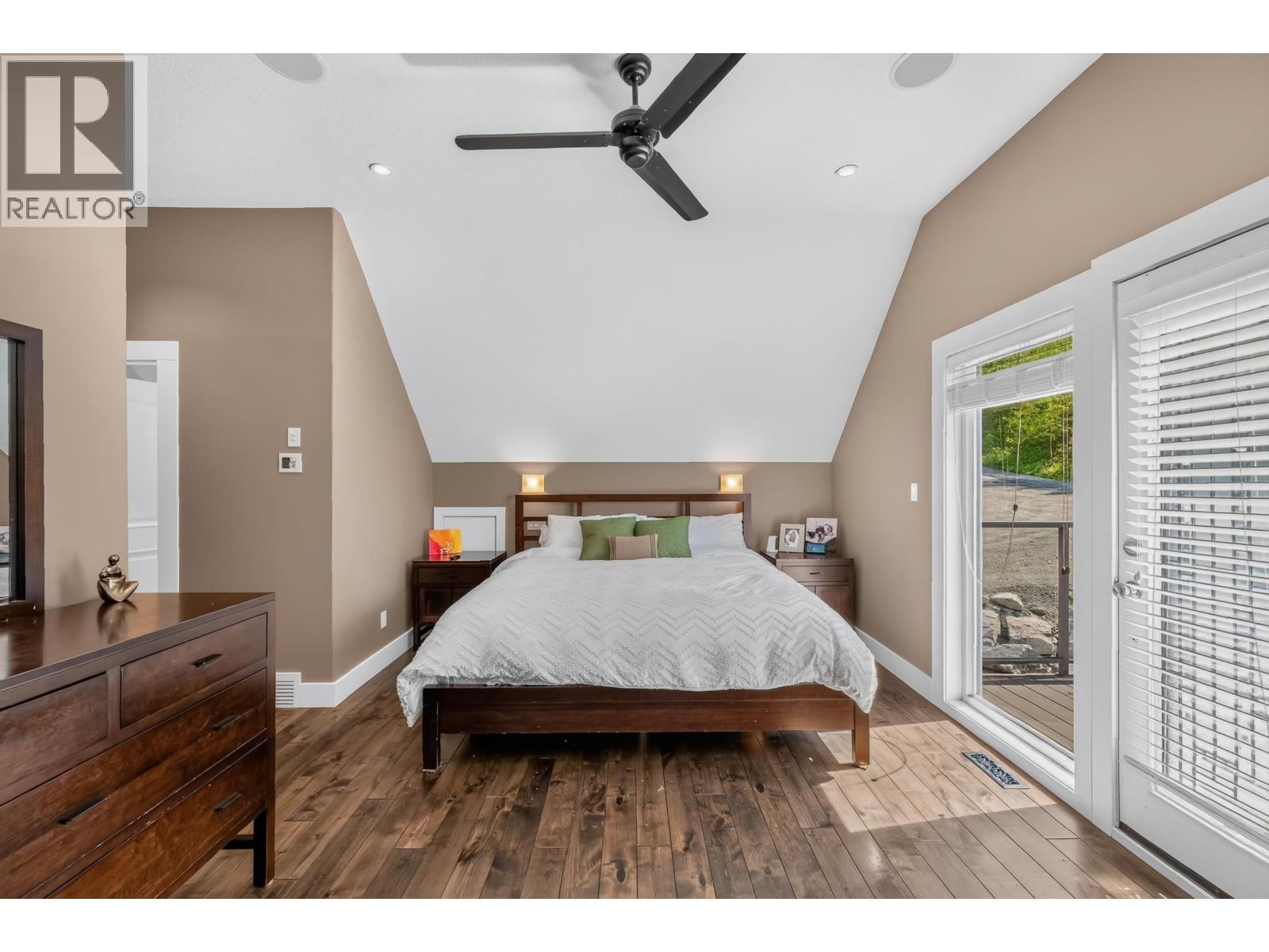 21565 West Lake Road Property Photo 14