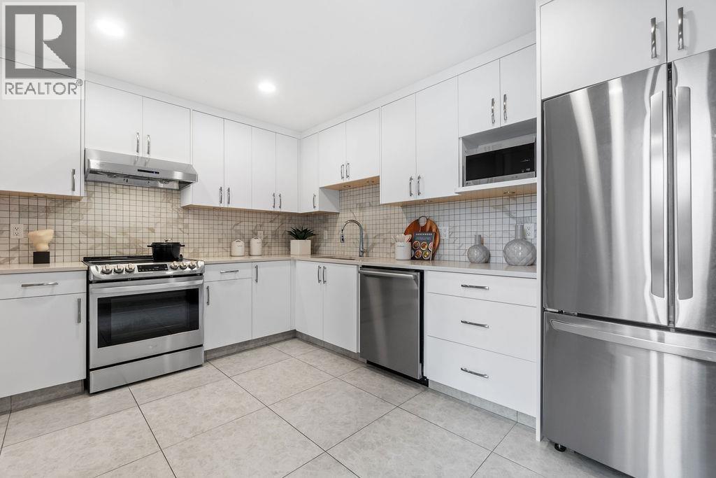 401 2015 Beach Avenue Property Photo 15