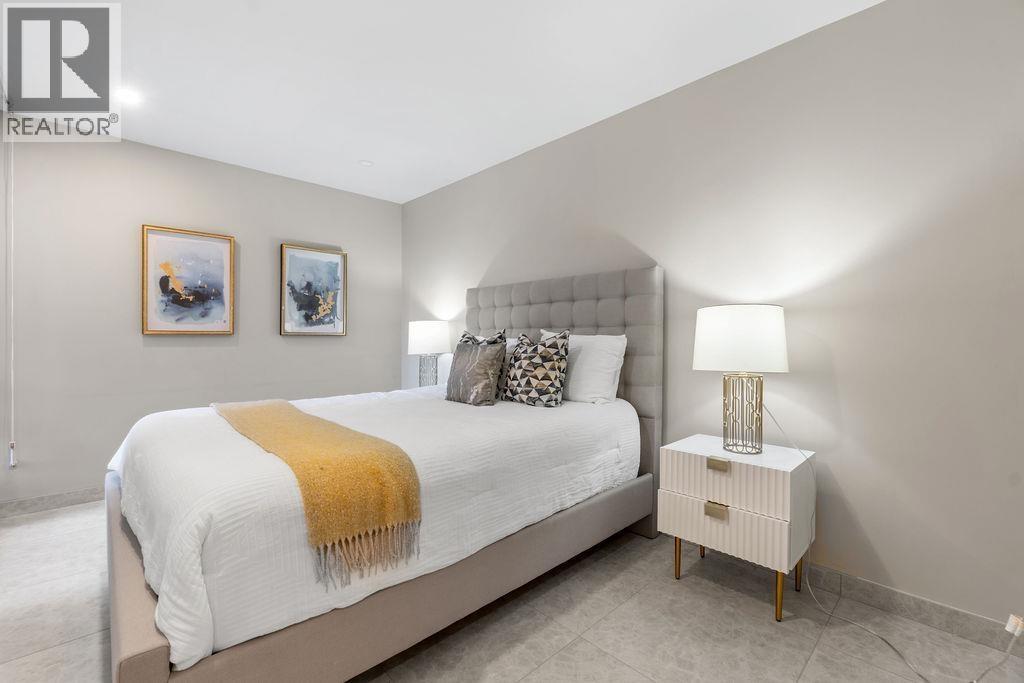 401 2015 Beach Avenue Property Photo 17