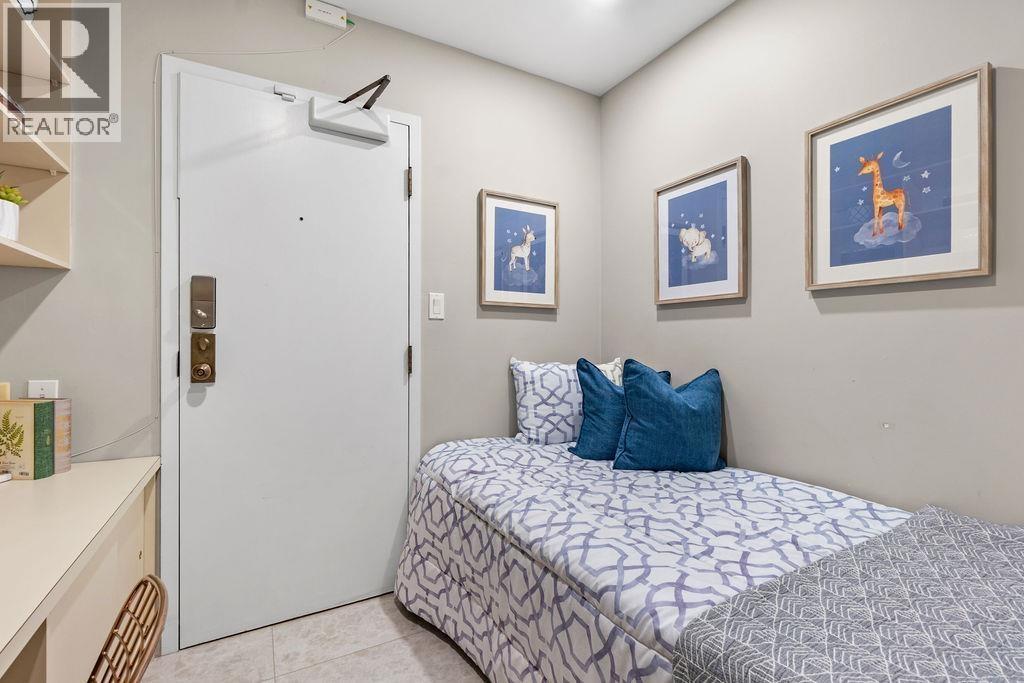 401 2015 Beach Avenue Property Photo 18