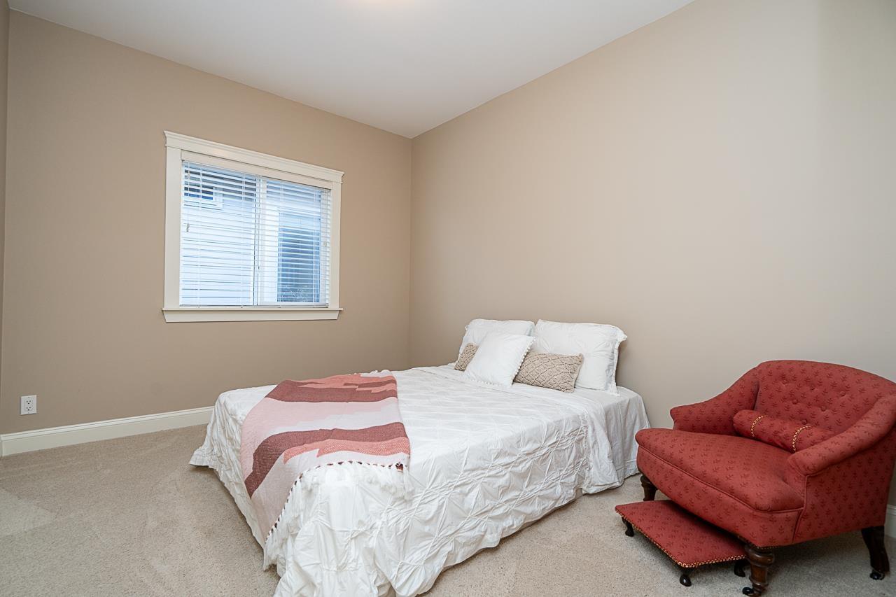 2513 164 Street Property Photo 25